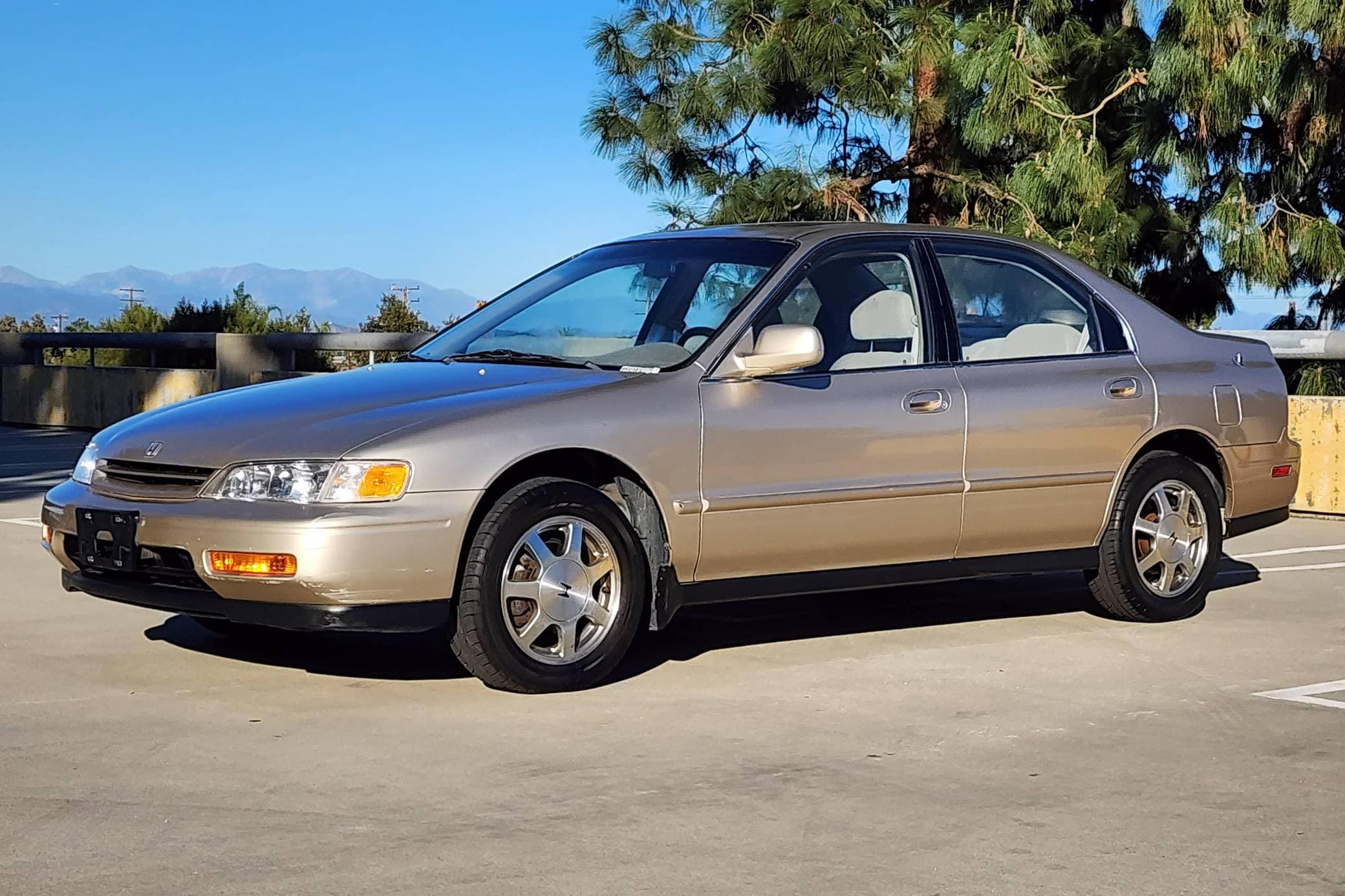 1994 Honda Accord sold for $7,169