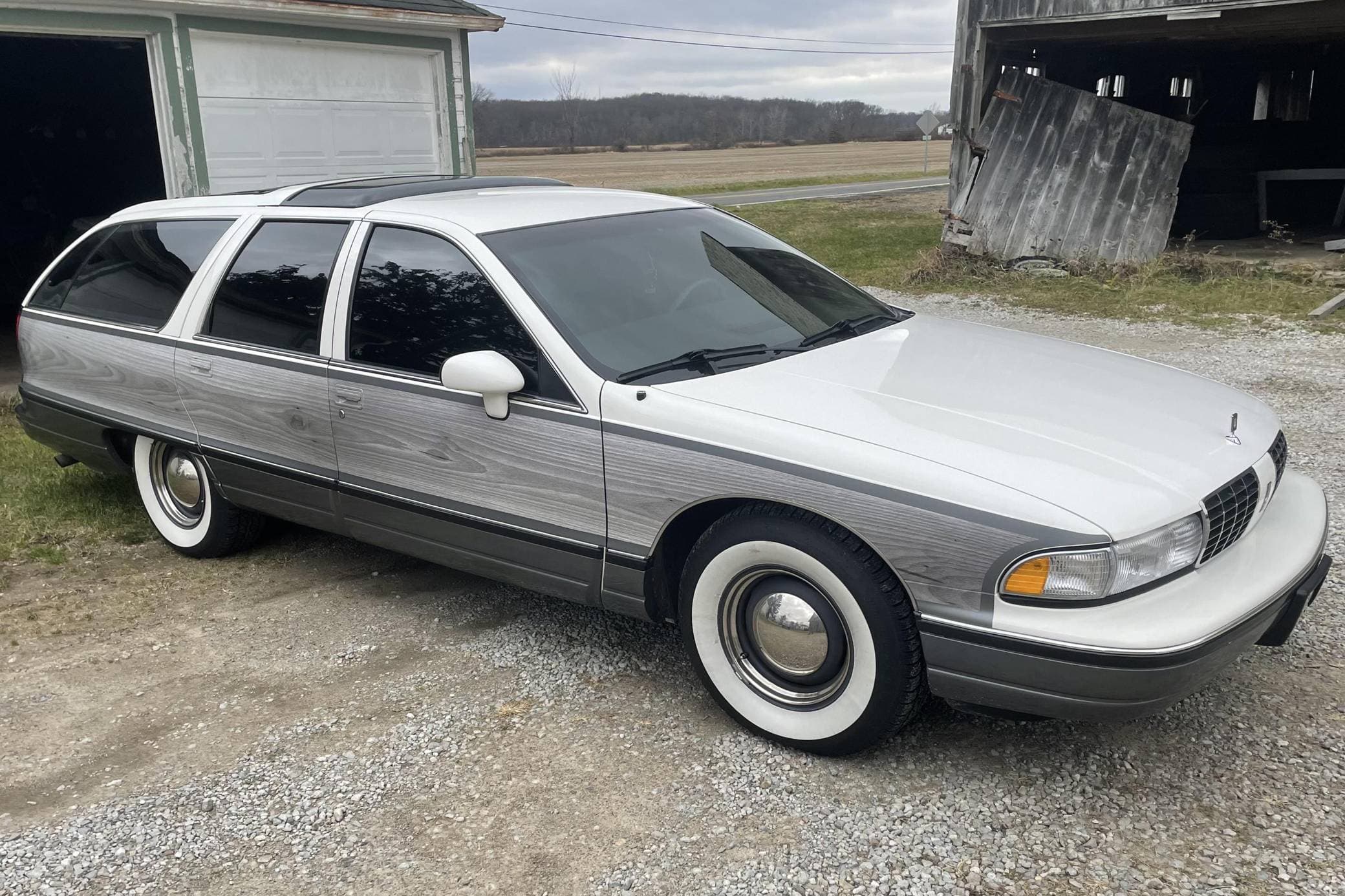 1991 Oldsmobile Custom Cruiser sold for $19,000