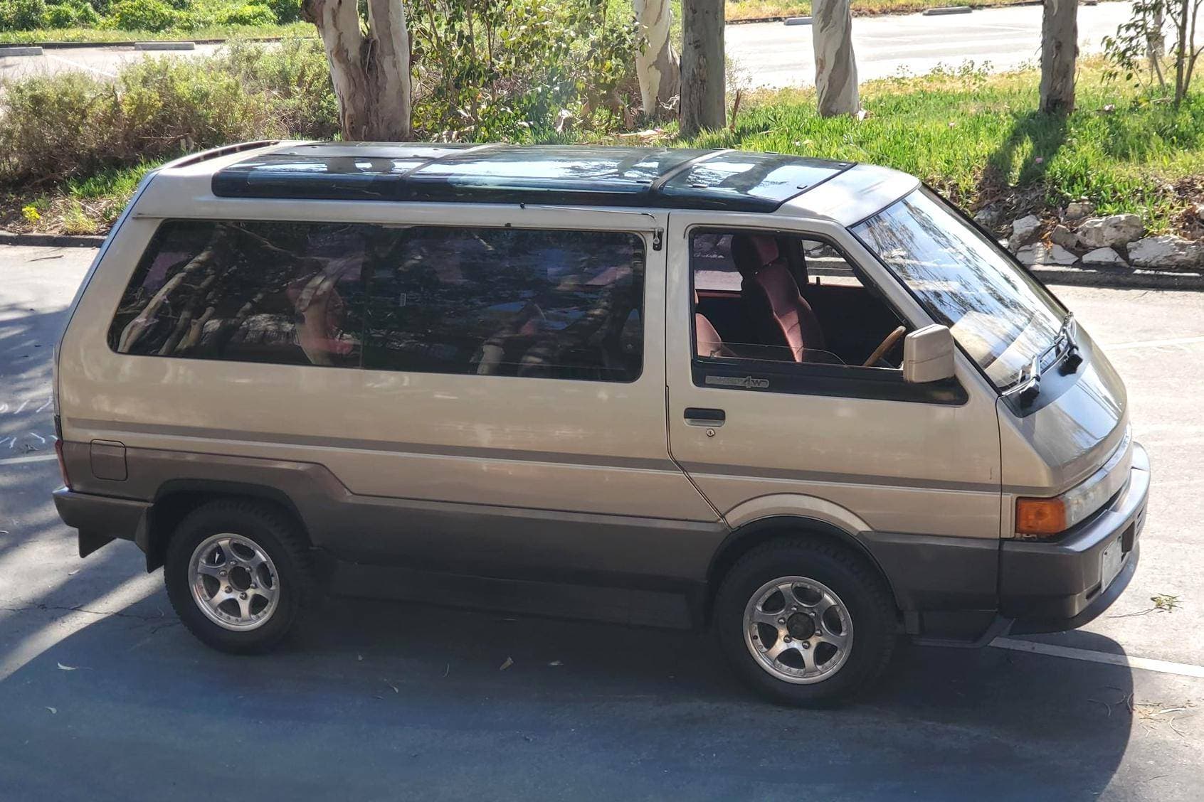 1991 Nissan Vanette sold for $8,950