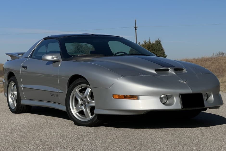 1996 Pontiac Firebird (1993-2002) sold for $25,750