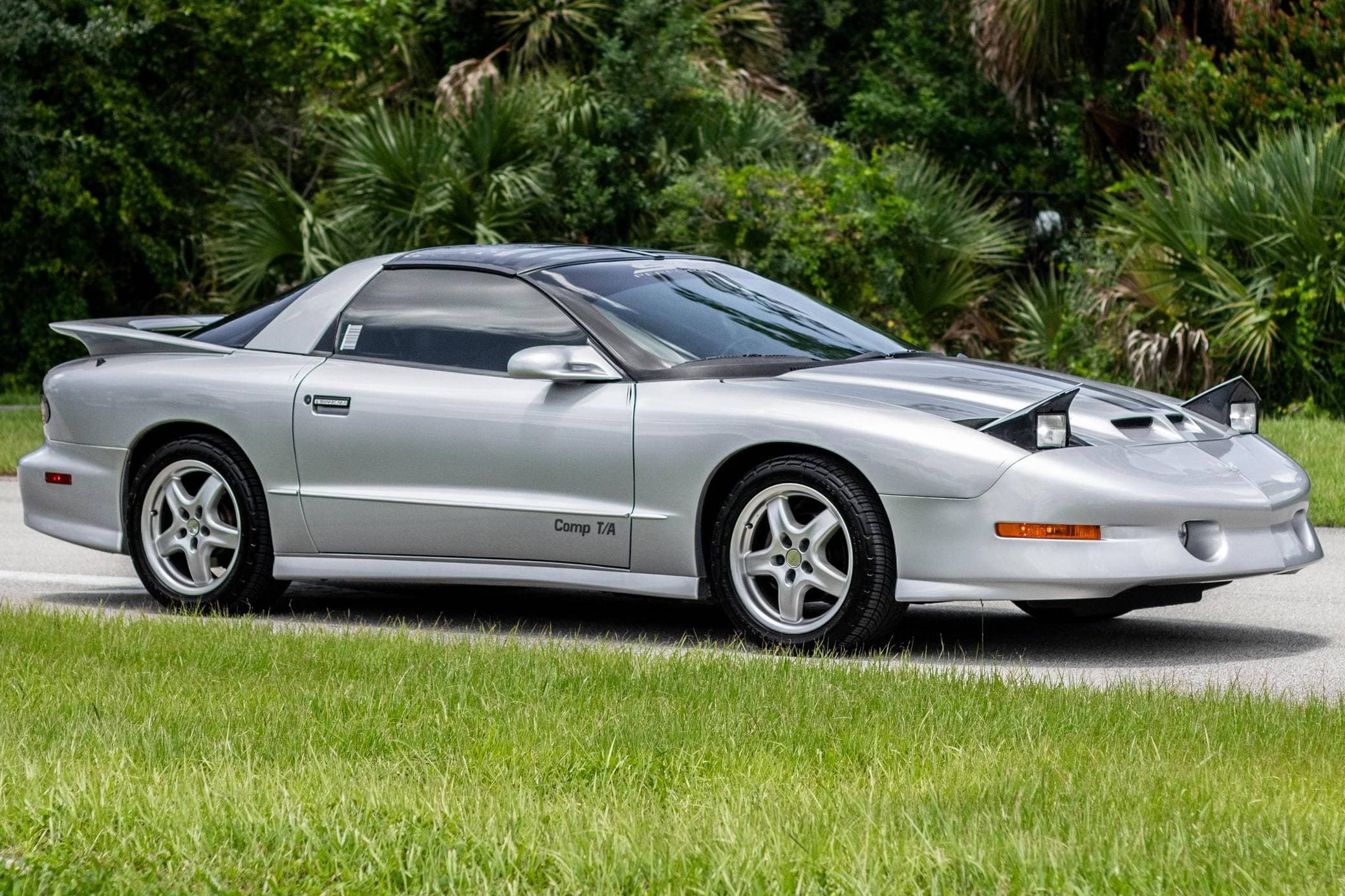 1995 Pontiac Firebird sold for $16,250