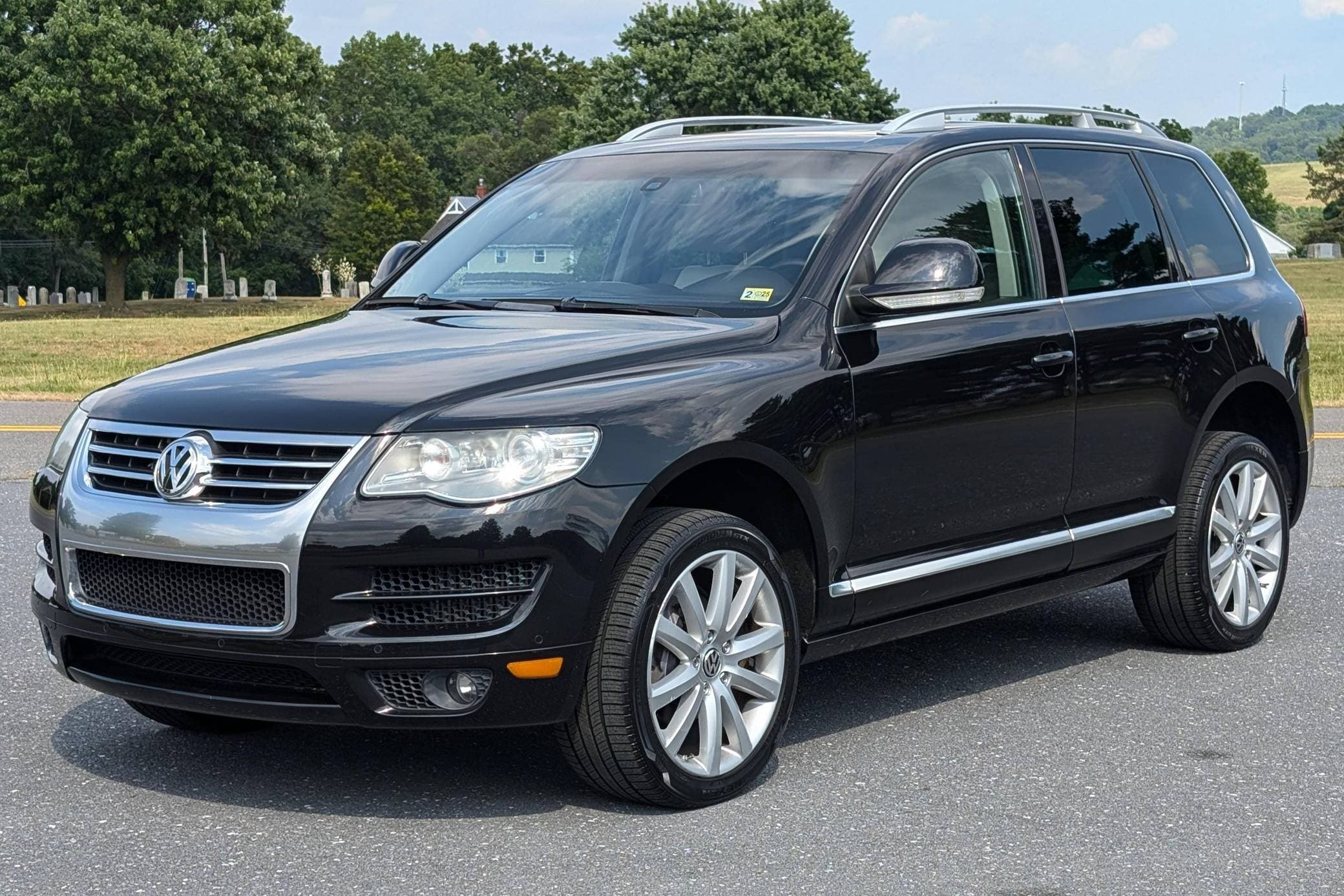 2010 Volkswagen Touareg sold for $11,000