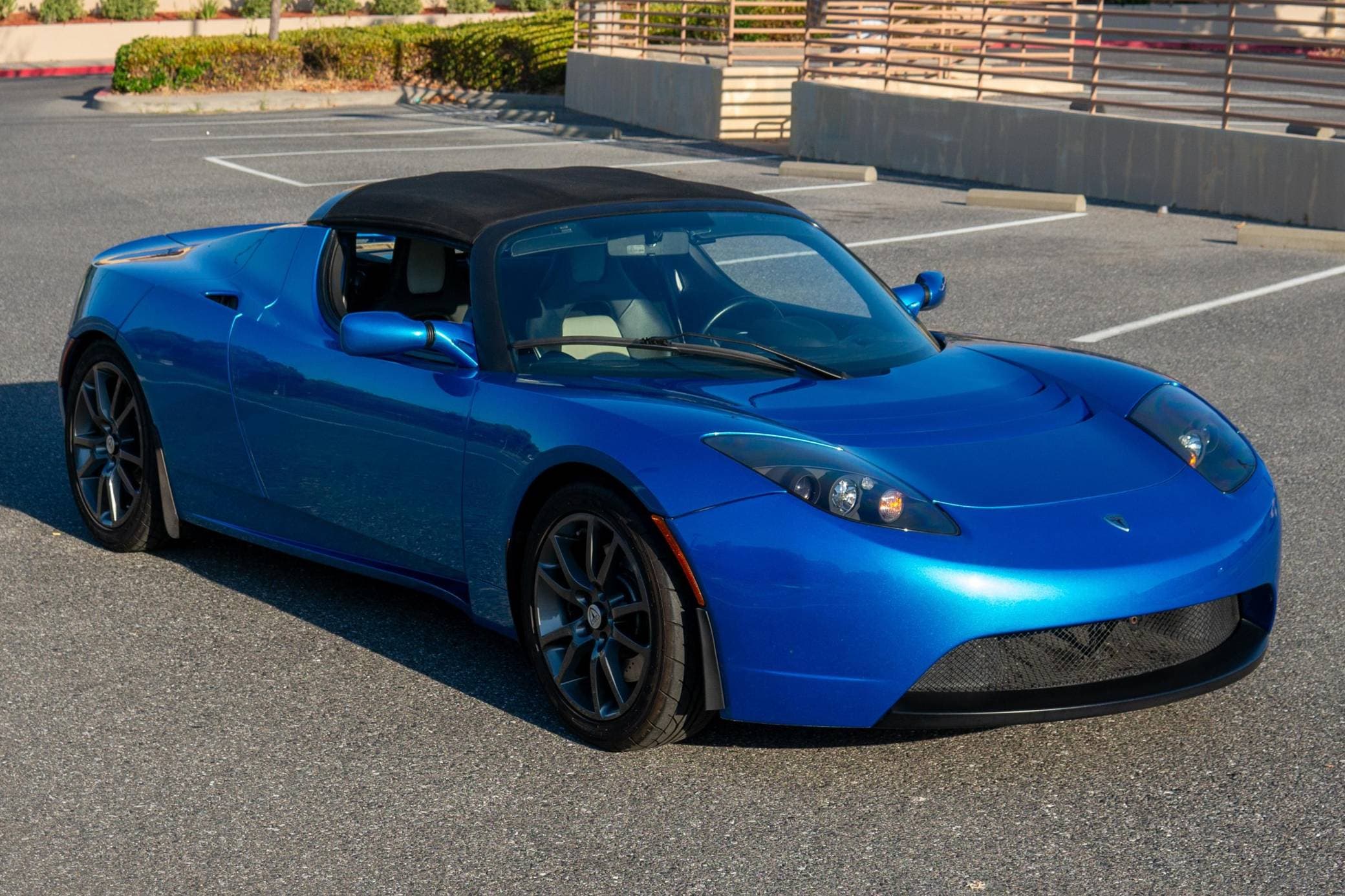 2008 Tesla Roadster sold for $55,555