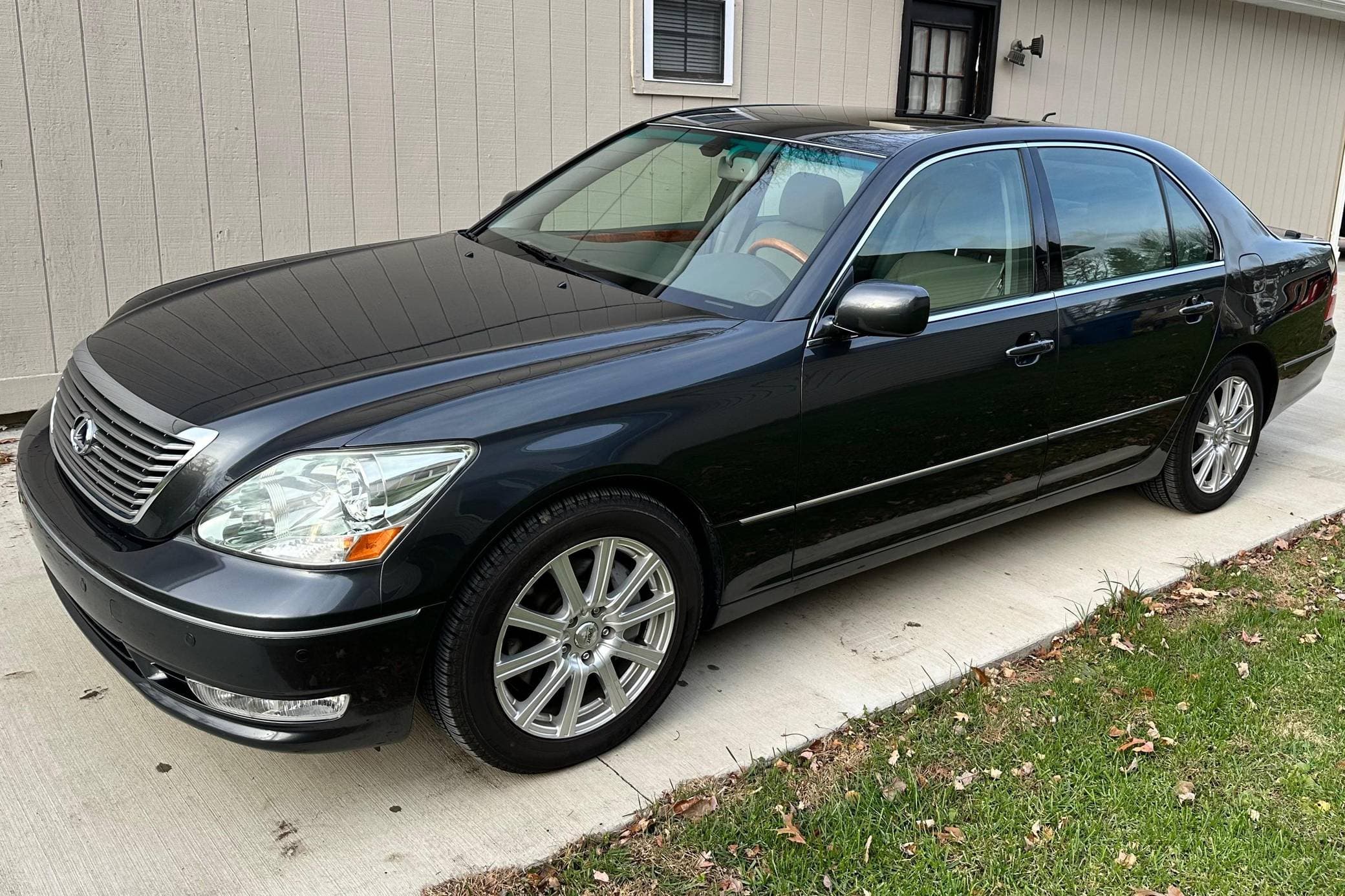 2004 Lexus LS sold for $12,800