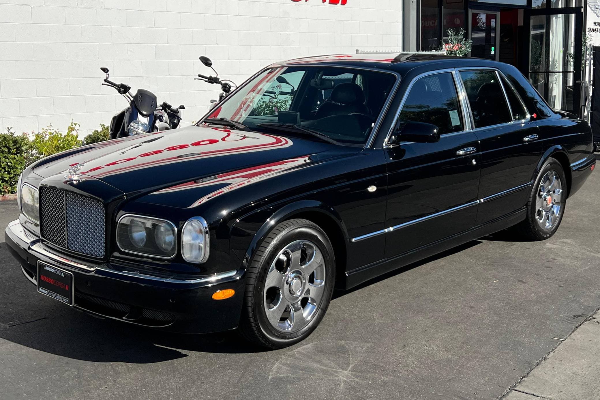 2001 Bentley Arnage sold for $15,000