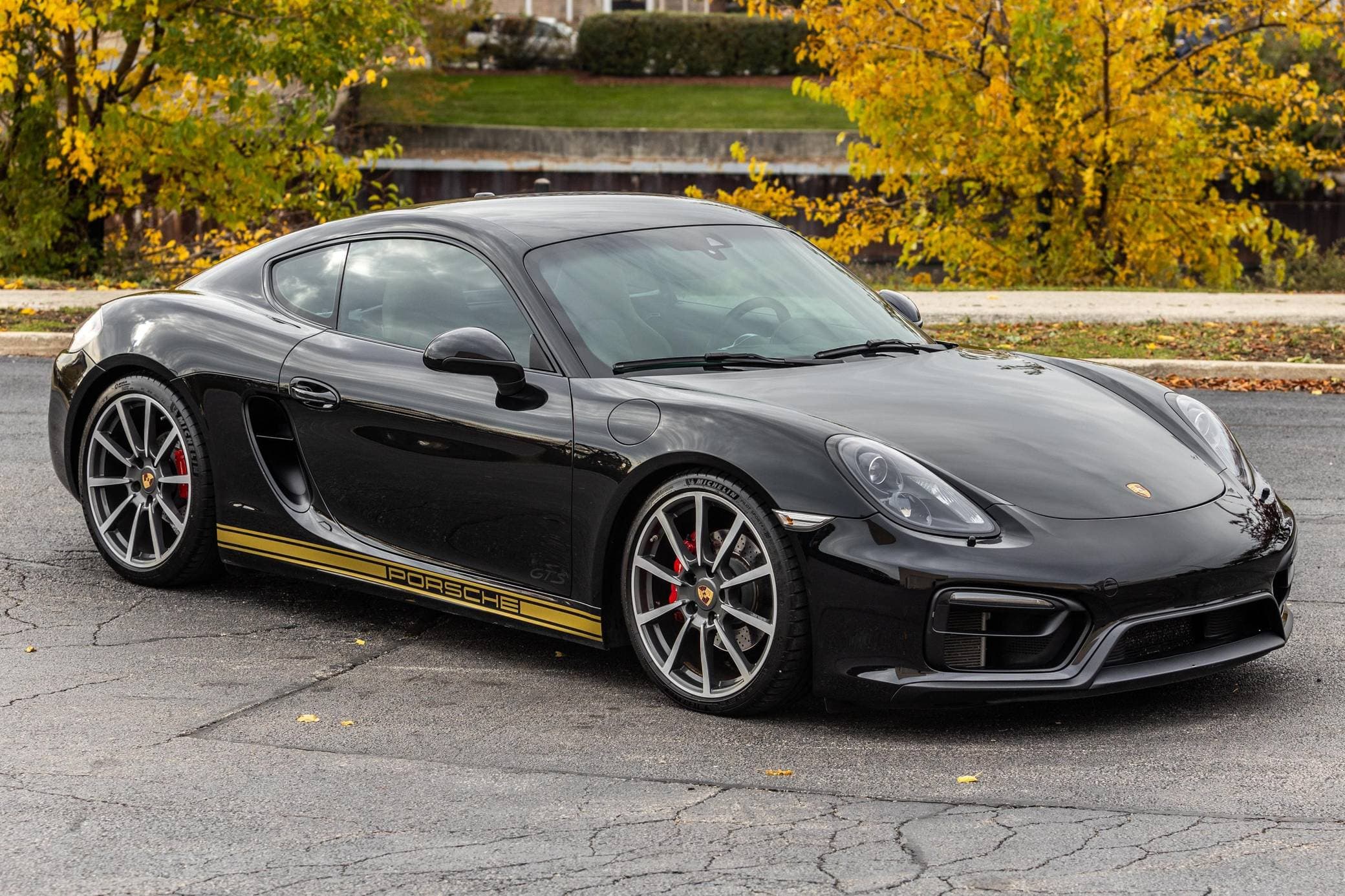 2015 Porsche 981 Cayman sold for $65,000