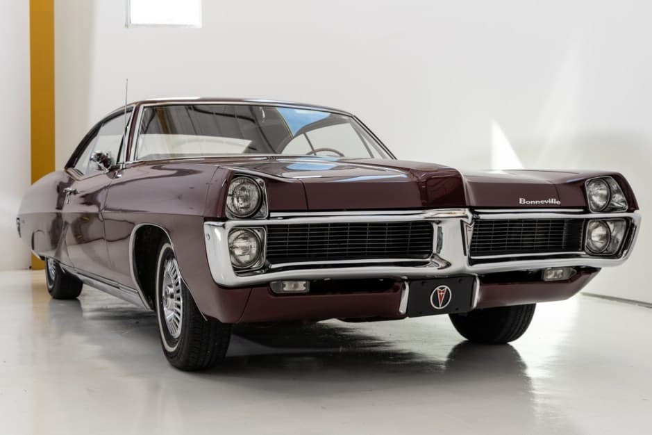 1967 Pontiac Bonneville sold for $15,250