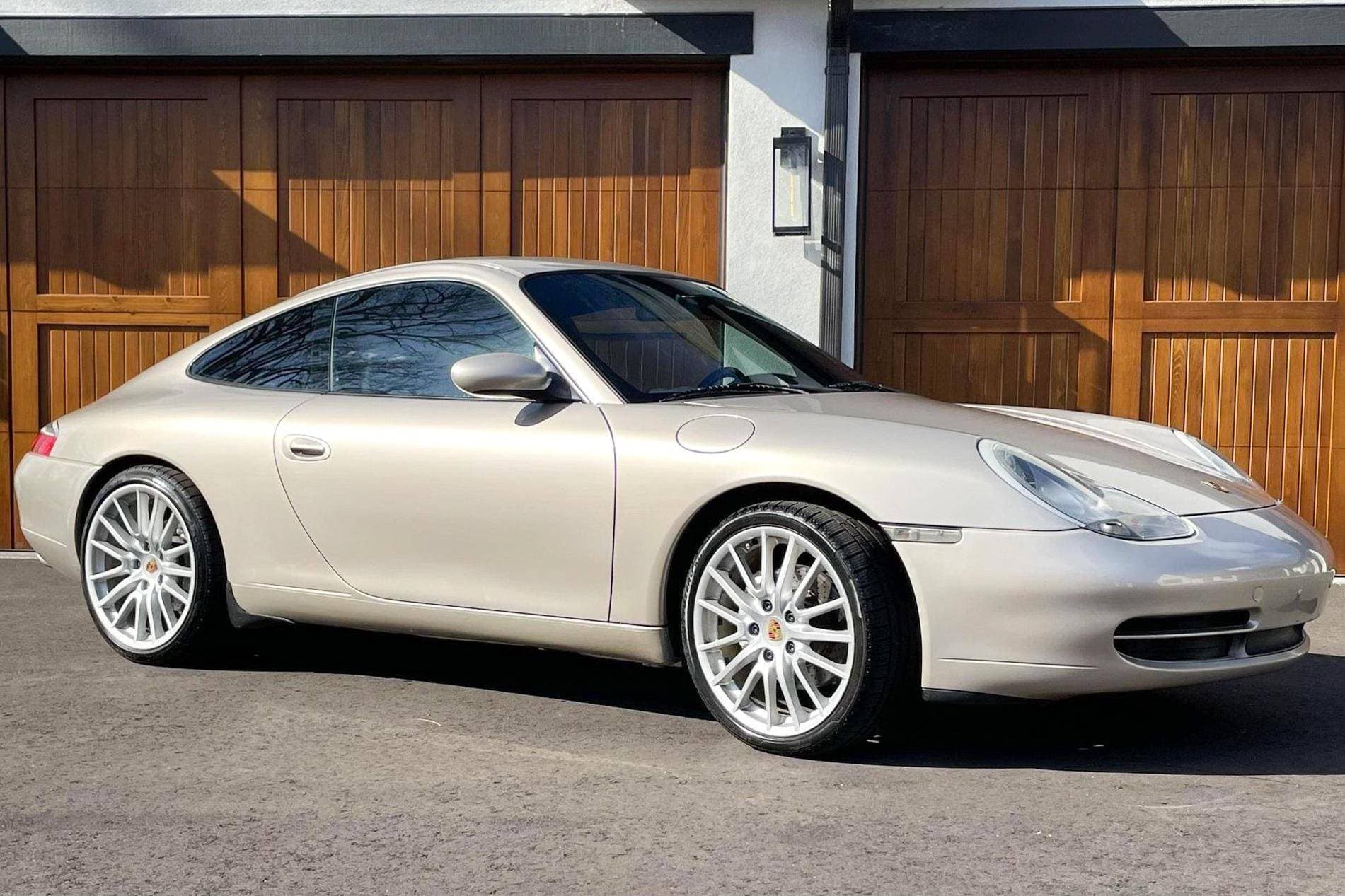 1999 Porsche 996 911 sold for $18,996