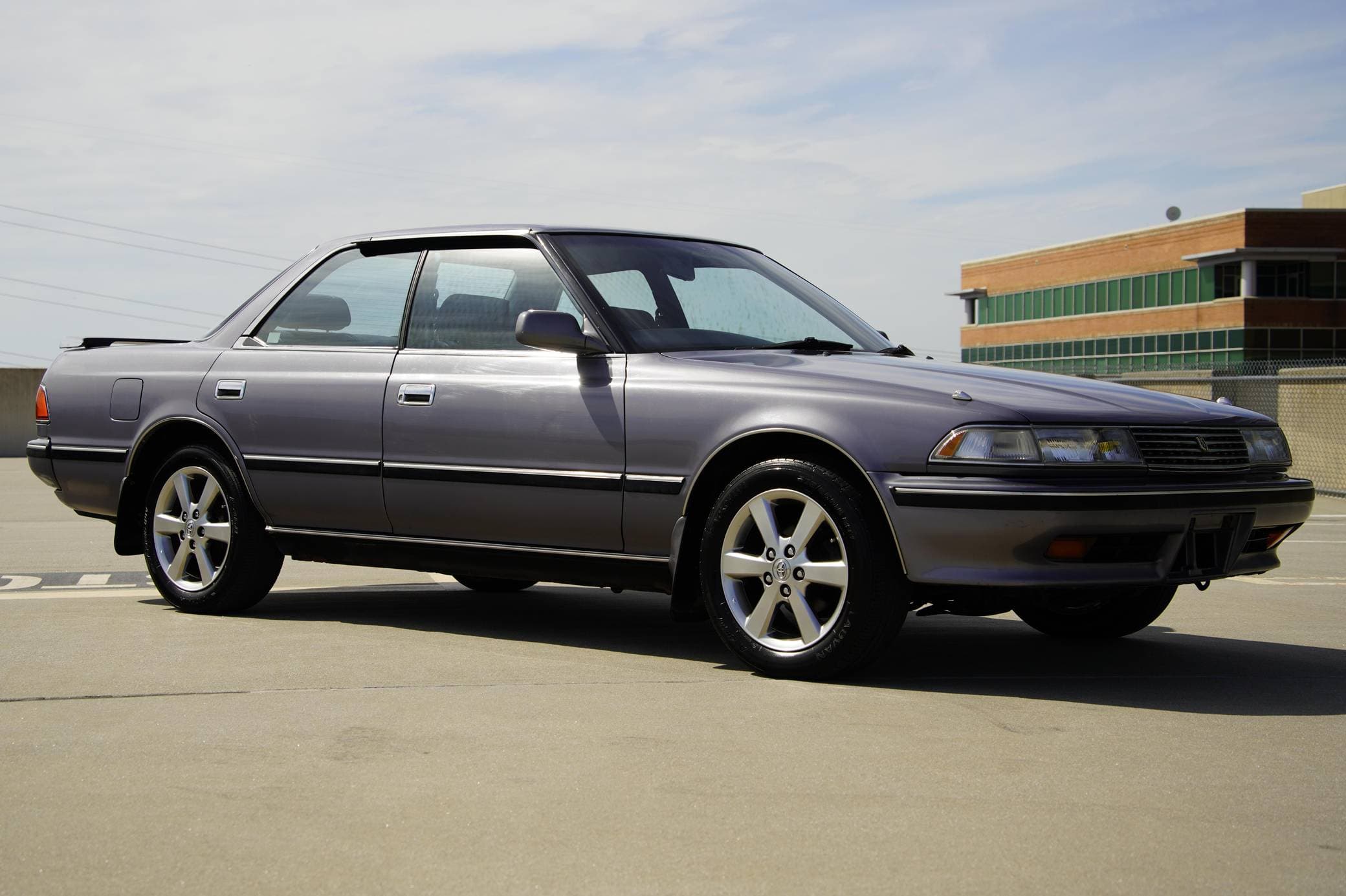 1990 Toyota Mark II sold for $9,301