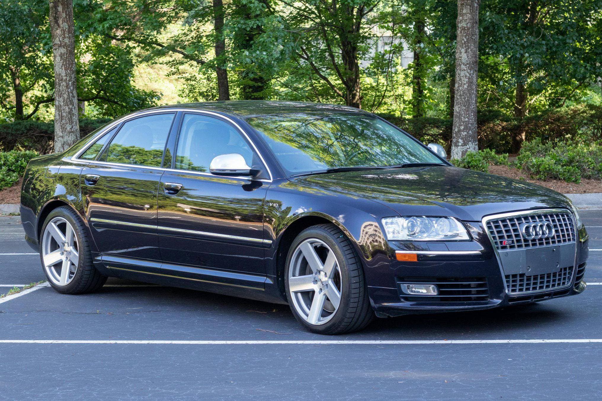 2009 Audi S8 sold for $16,001