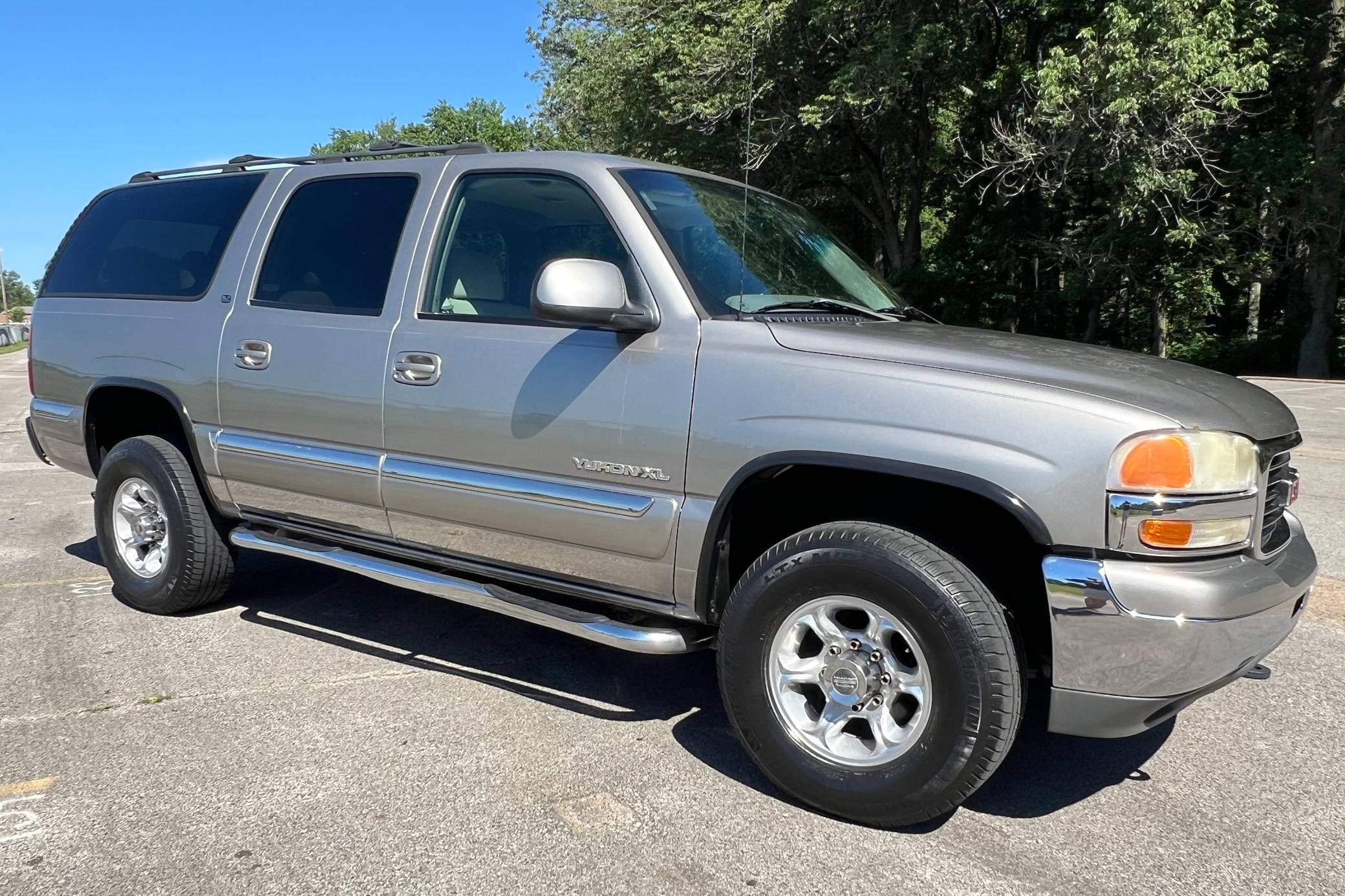 2001 GMC Yukon sold for $7,200