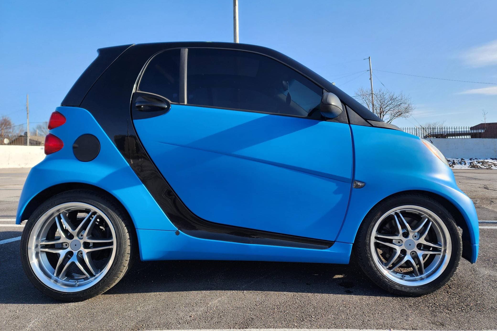 2009 Smart Fortwo sold for $3,700