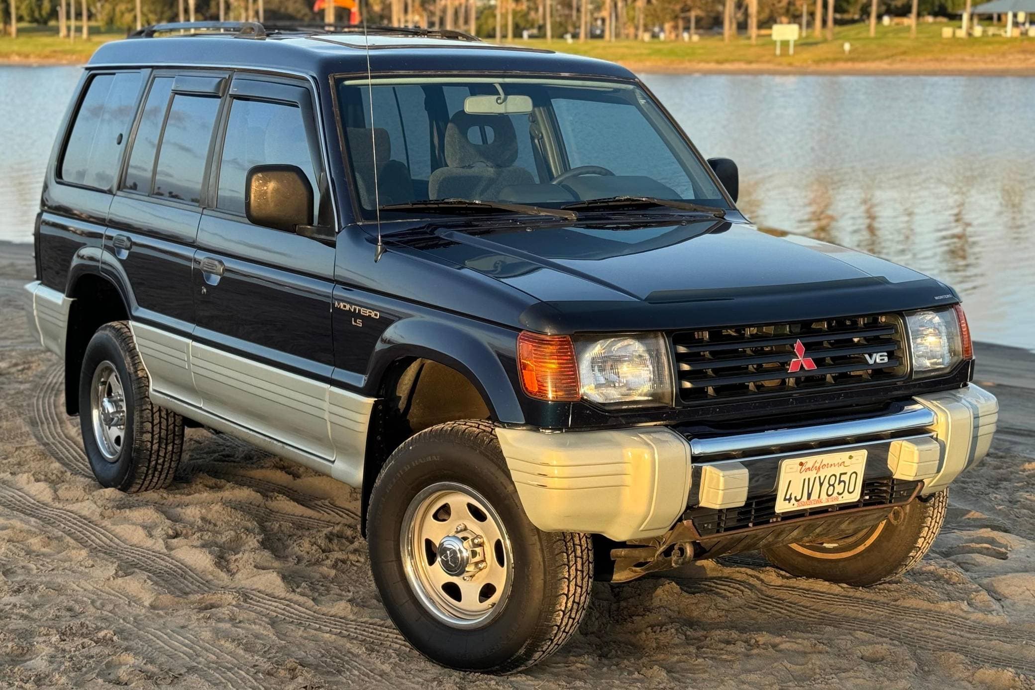 1995 Mitsubishi Montero sold for $10,000