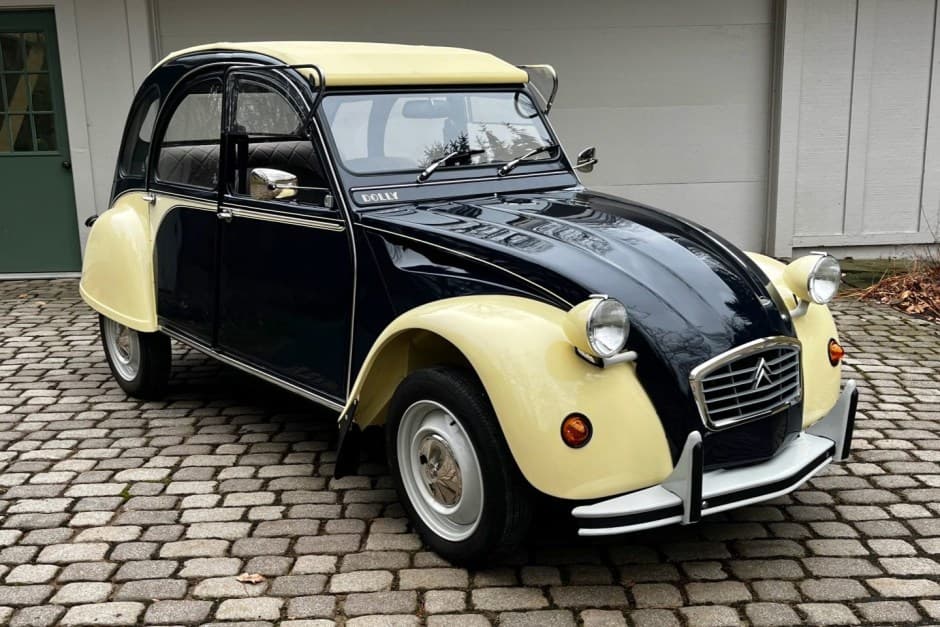 1987 Citroen 2CV sold for $18,500