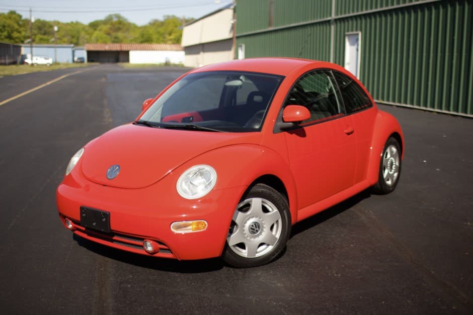 1998 Volkswagen New Beetle (1998-2010) sold for $8,600