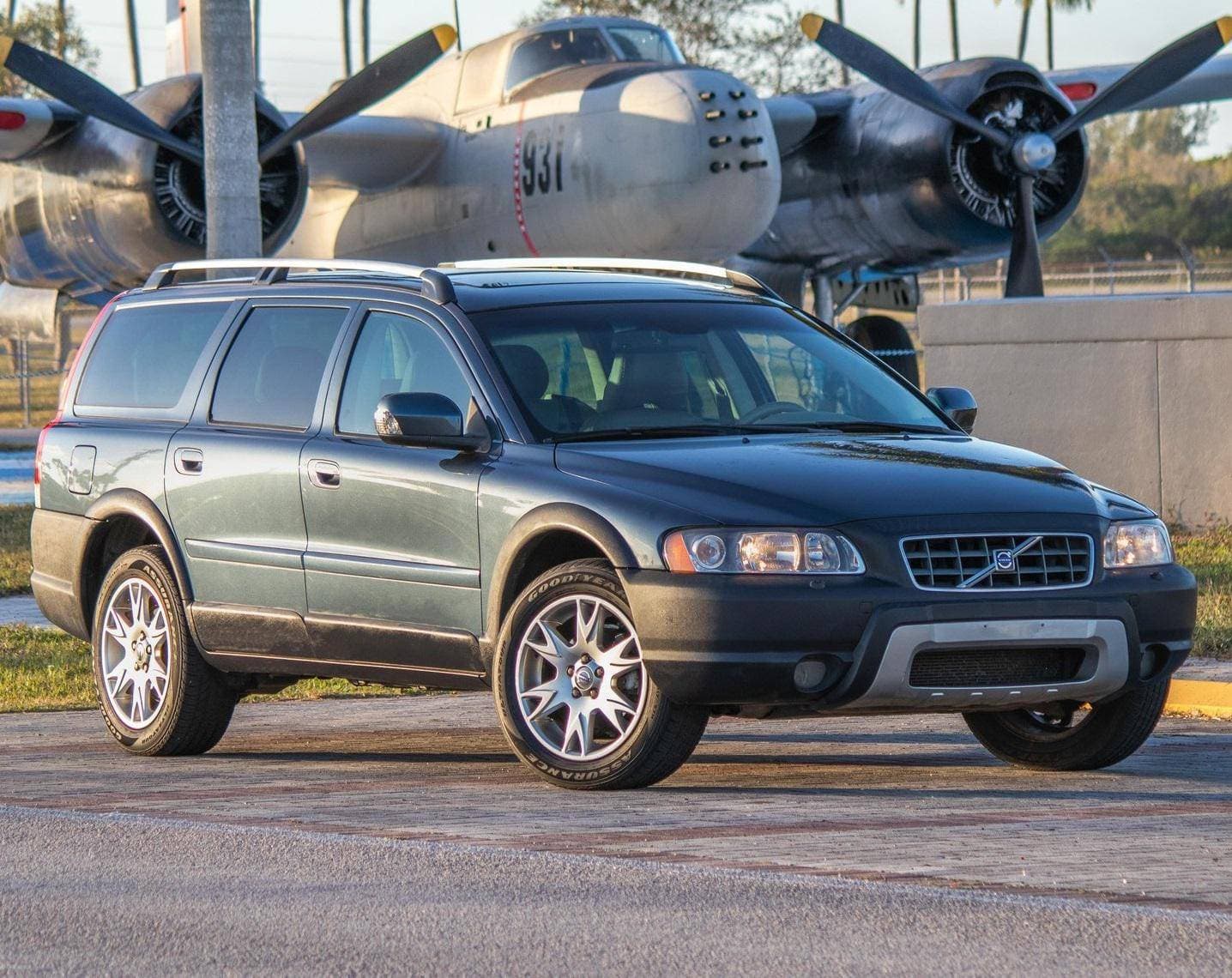 2007 Volvo XC70 sold for $9,101