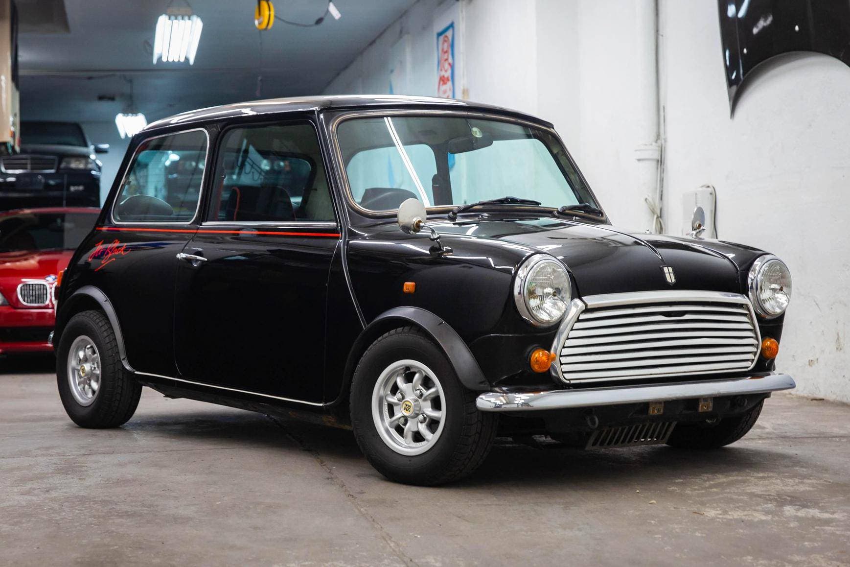 1988 MINI Classic Mini sold for $12,000