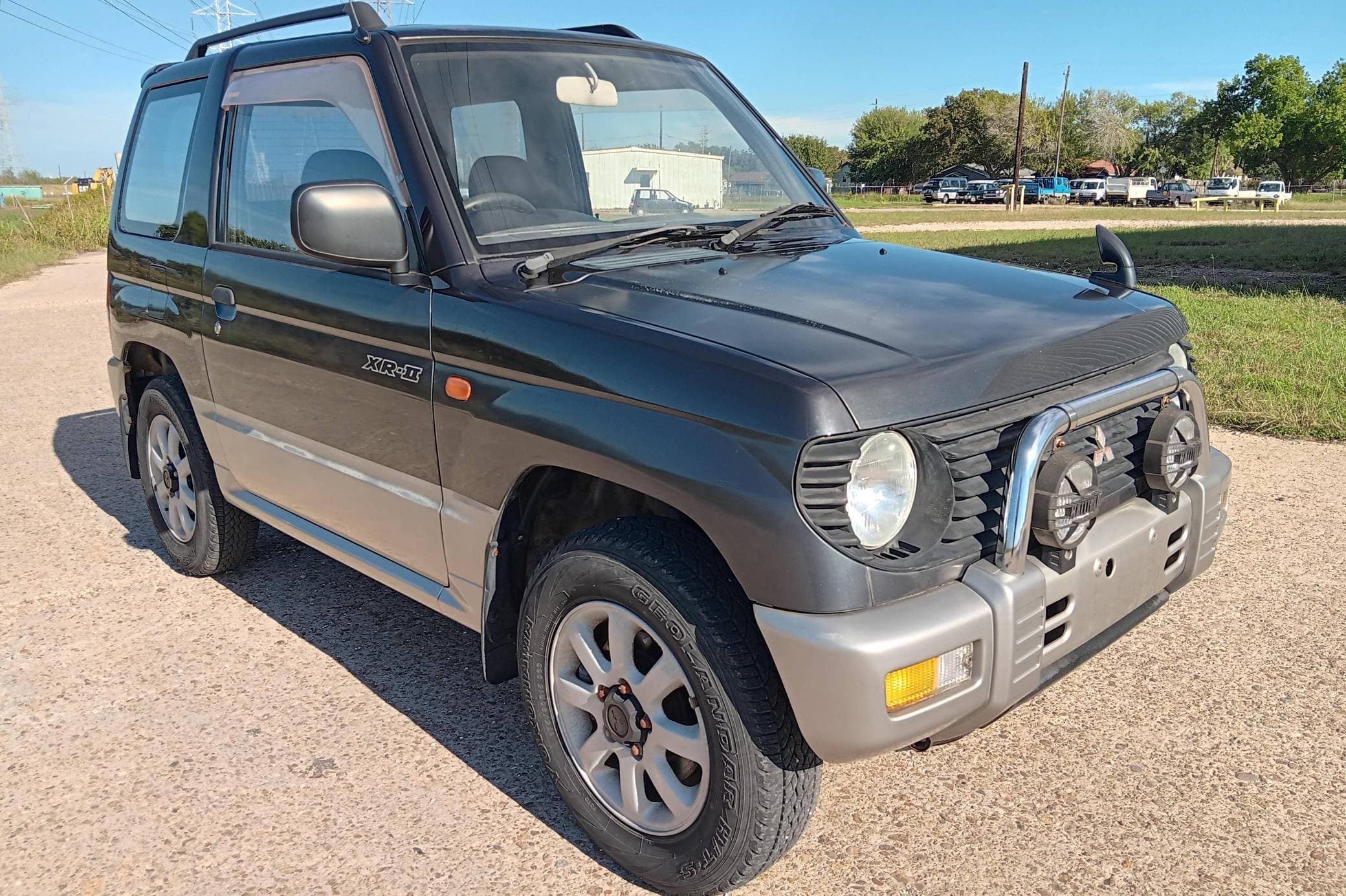 1996 Mitsubishi Pajero Mini sold for $4,599