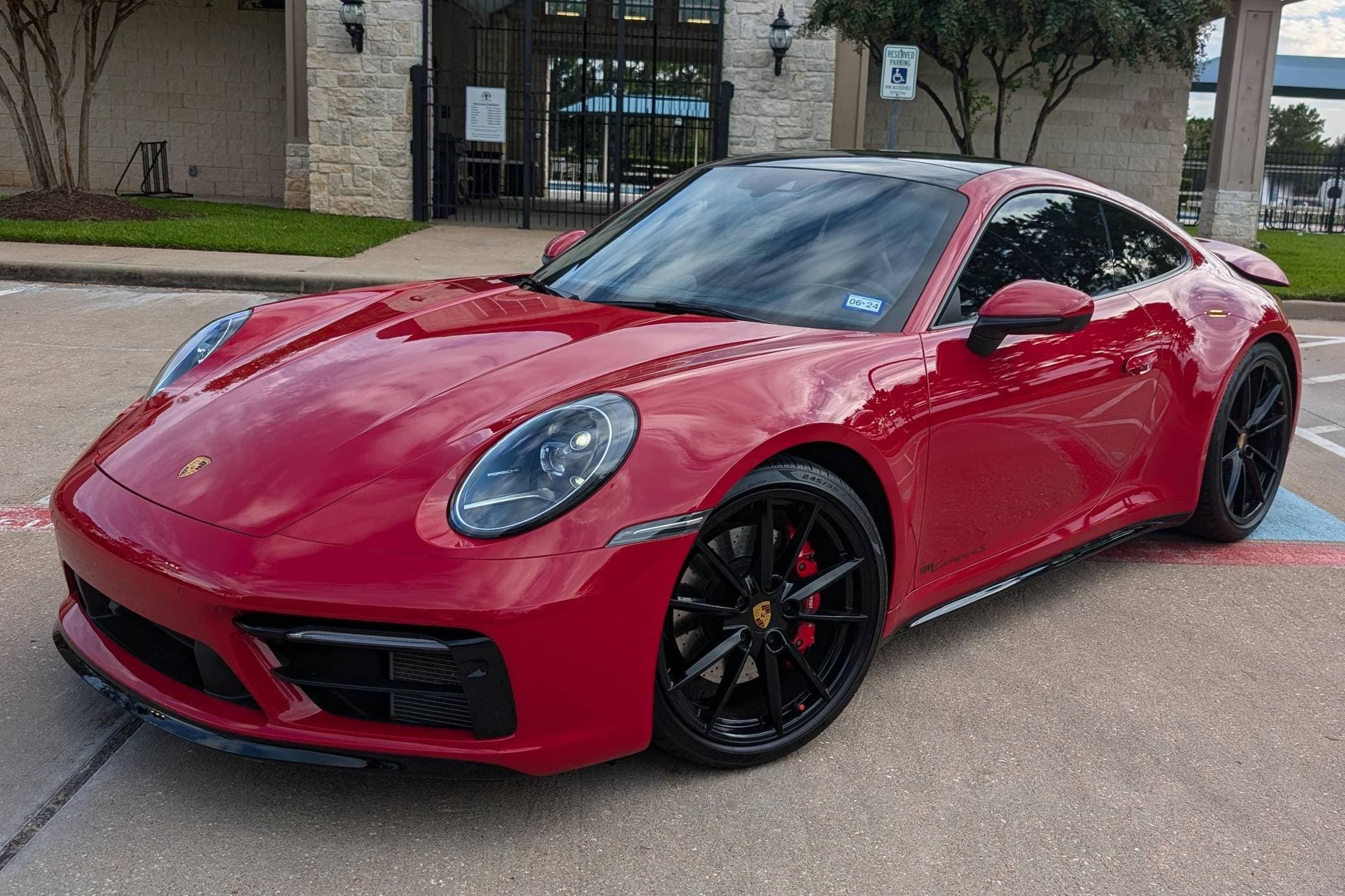 2021 Porsche 992 911 sold for $118,000