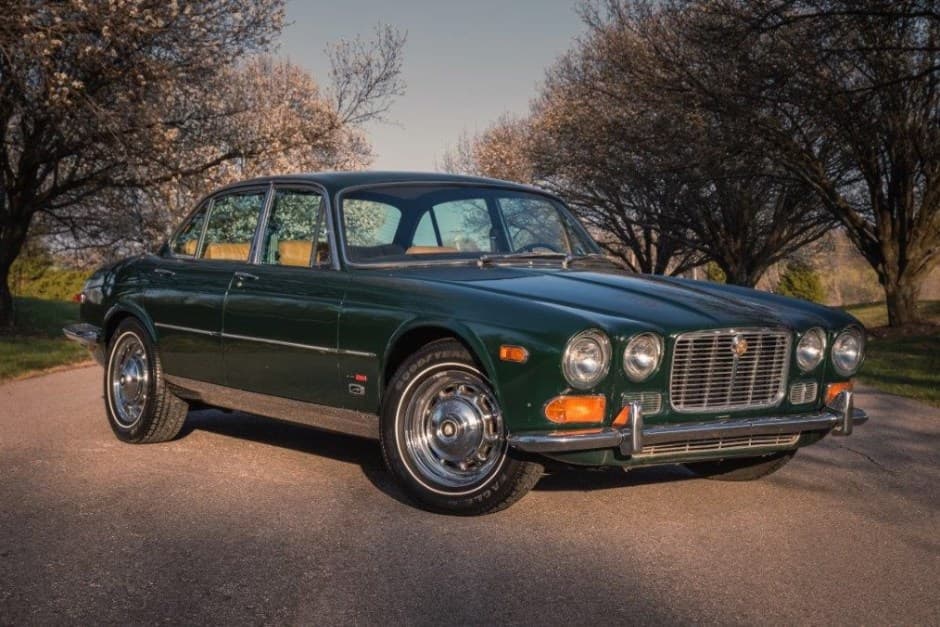 1972 Jaguar XJ Series 1 (1968-1973) sold for $3,300