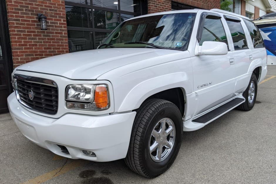 2000 Cadillac Escalade GMT400 (1999-2000) sold for $30,000