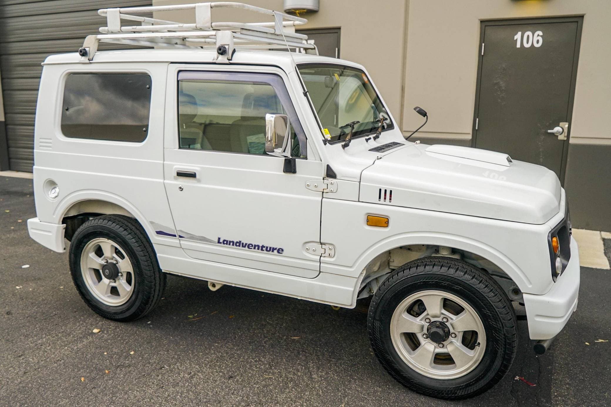 1998 Suzuki Jimny sold for $8,177