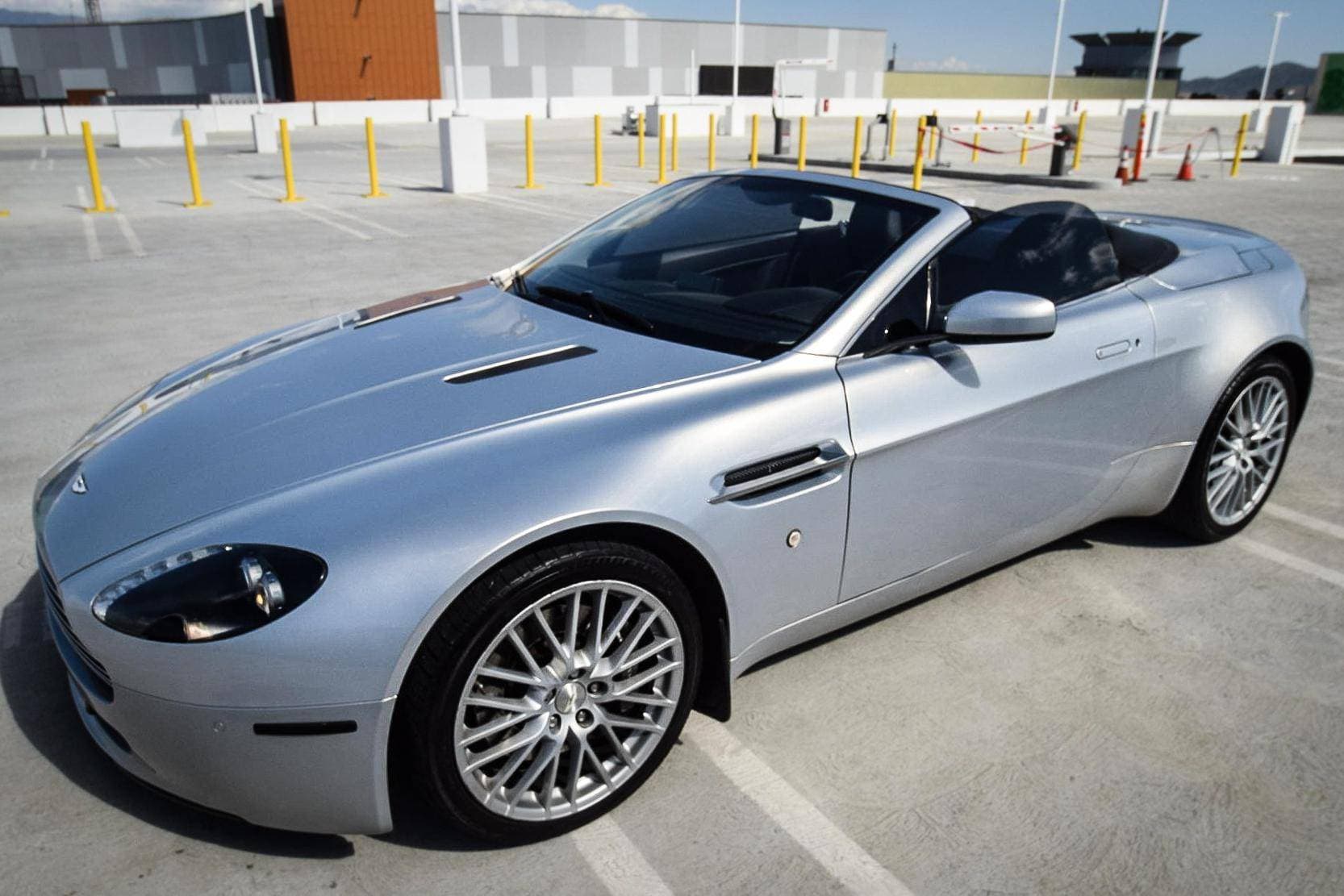 2009 Aston Martin Vantage sold for $31,250