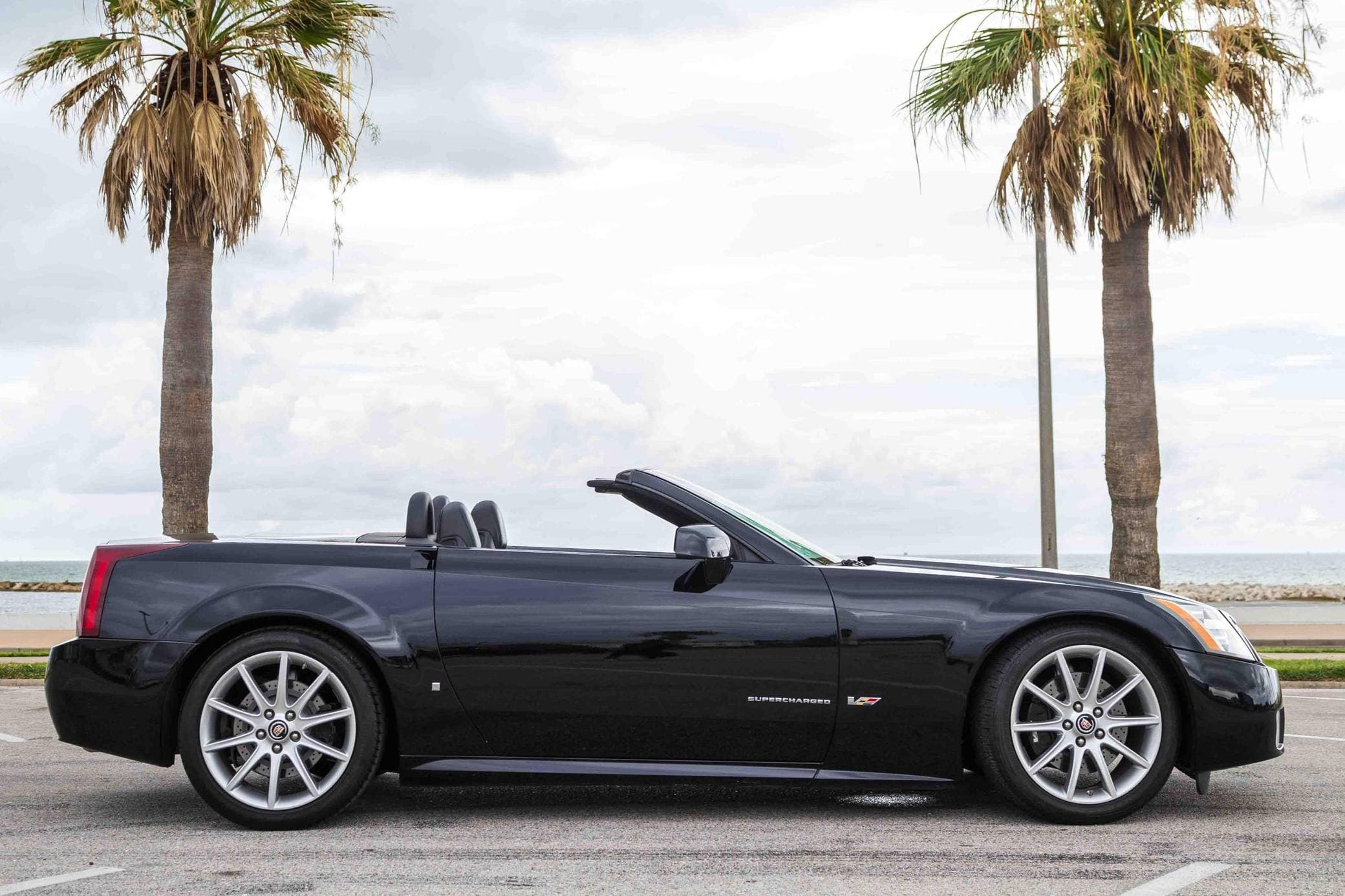2006 Cadillac XLR-V sold for $32,500