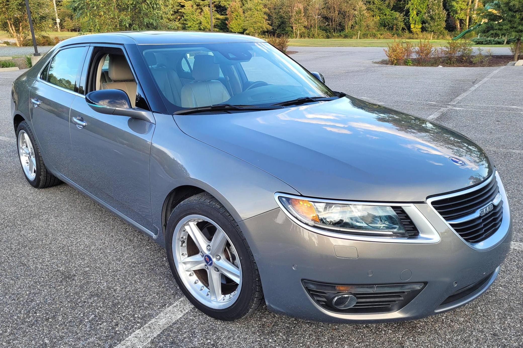 2011 Saab 9-5 sold for $10,400