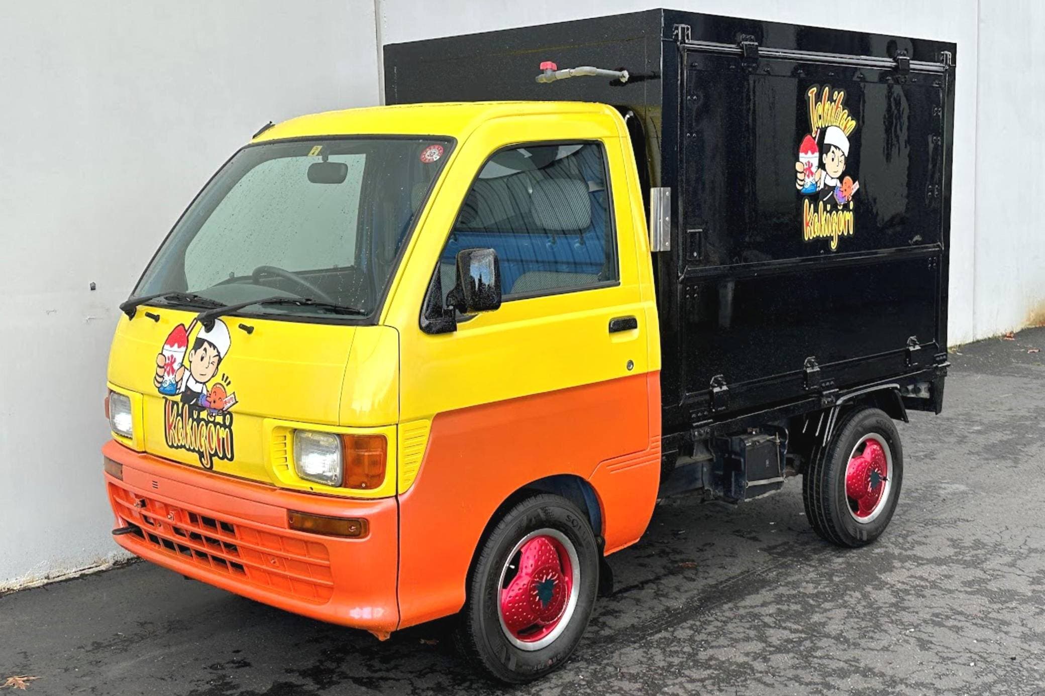 1996 Daihatsu Hijet sold for $5,600