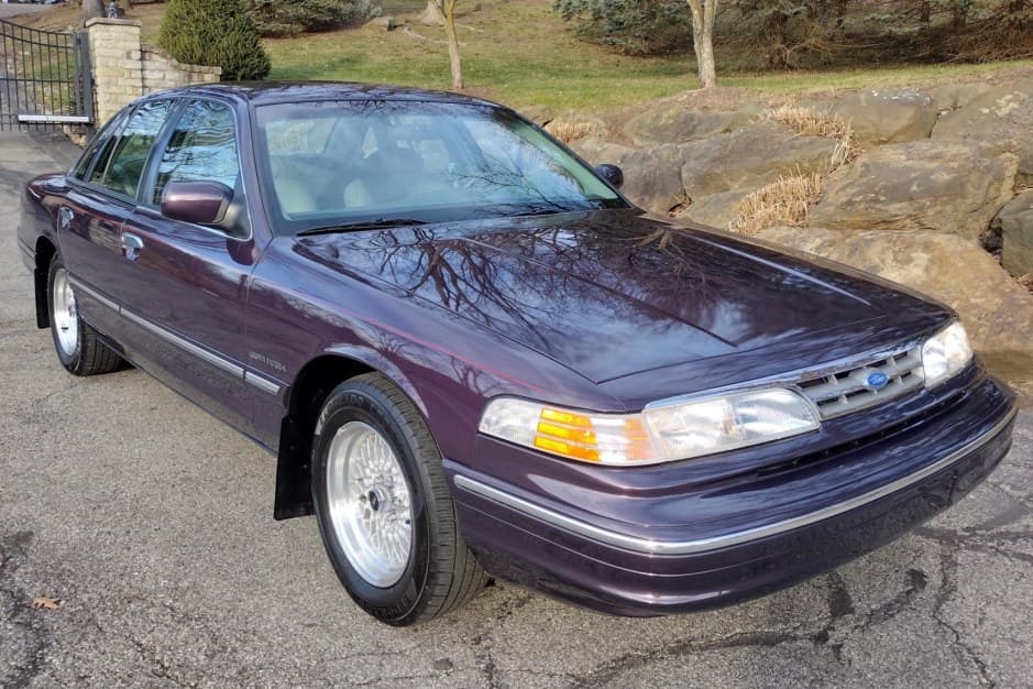 1995 Ford Crown Victoria sold for $17,250