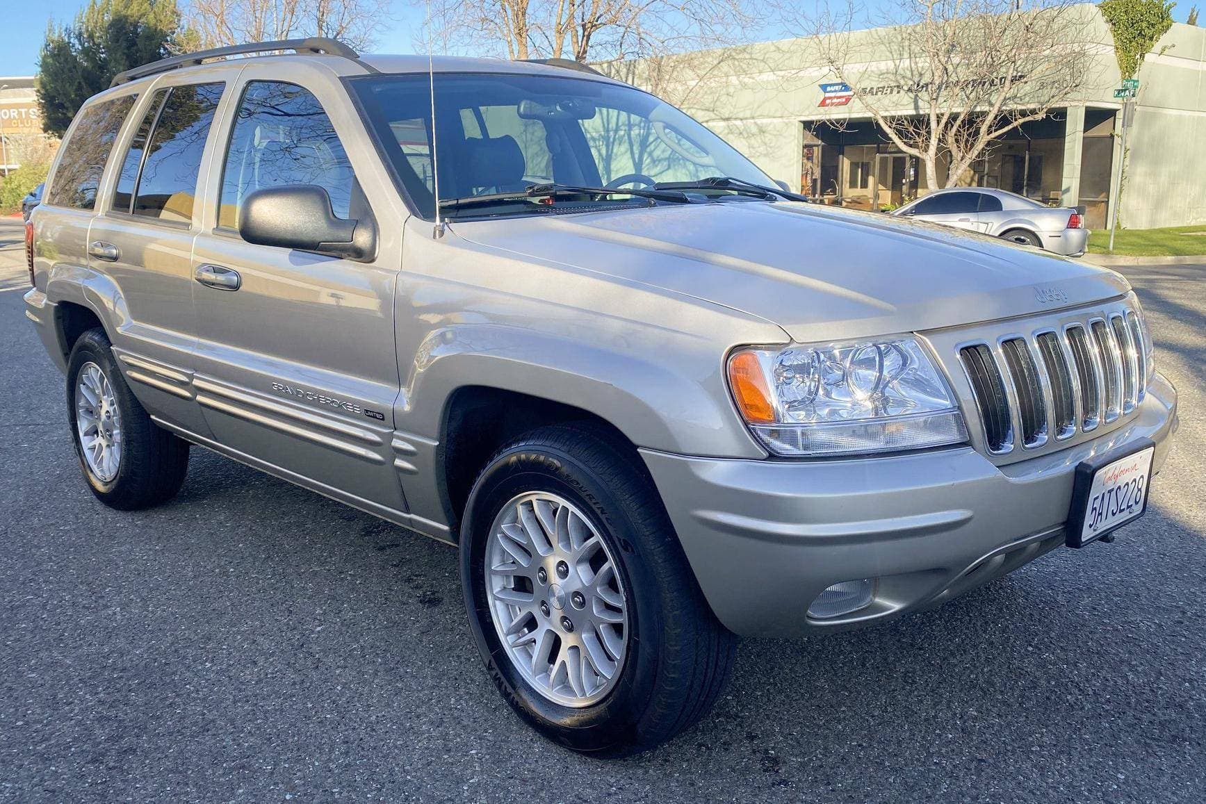 2003 Jeep Grand Cherokee sold for $8,300