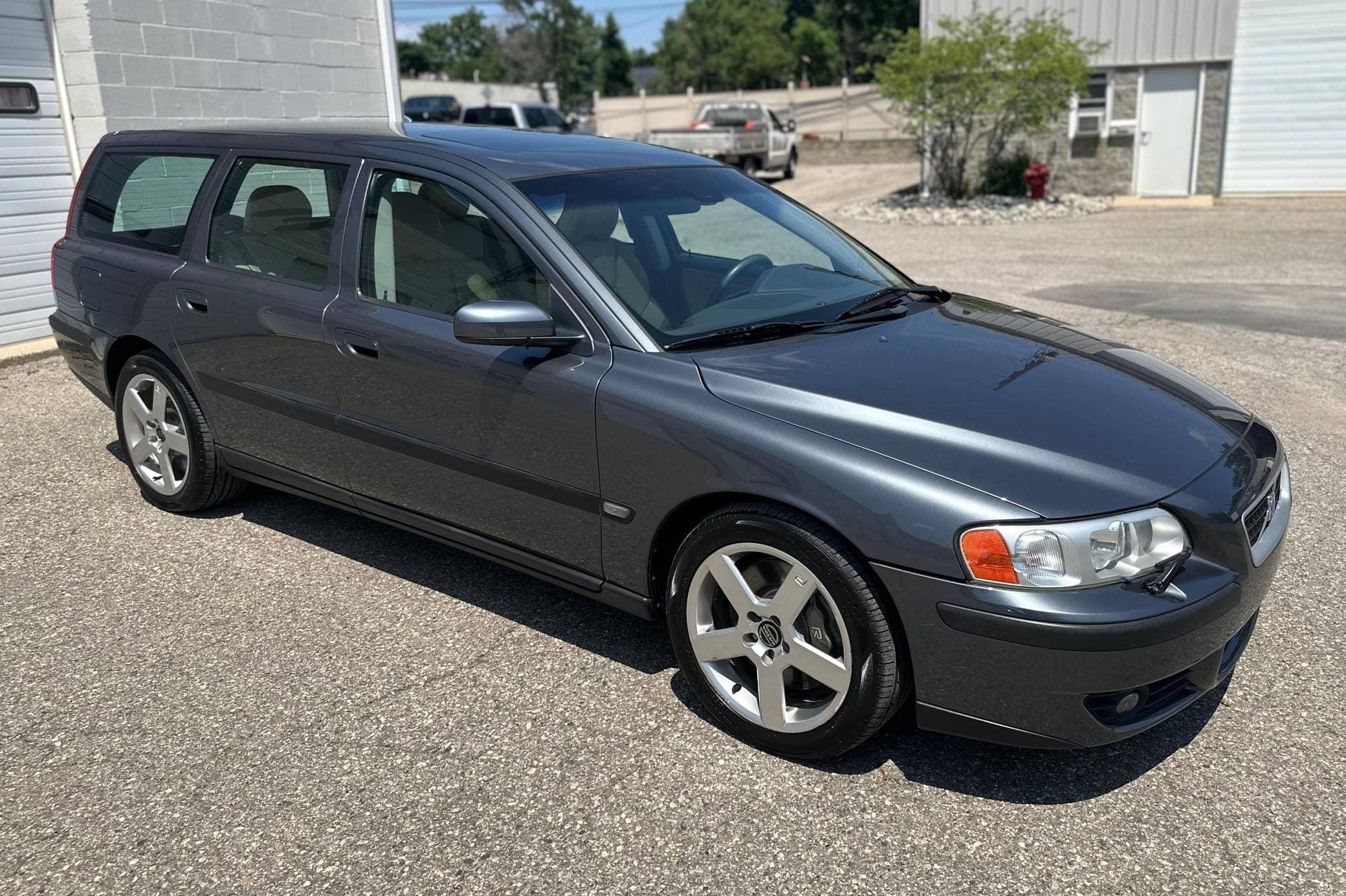 2004 Volvo V70 sold for $15,750