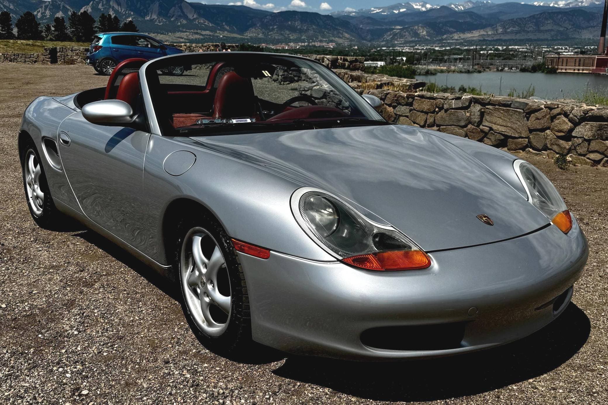 1998 Porsche 986 Boxster sold for $9,276