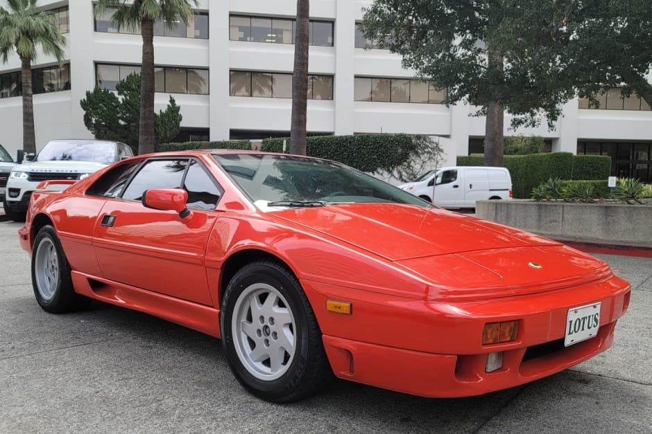 1991 Lotus Esprit sold for $26,600