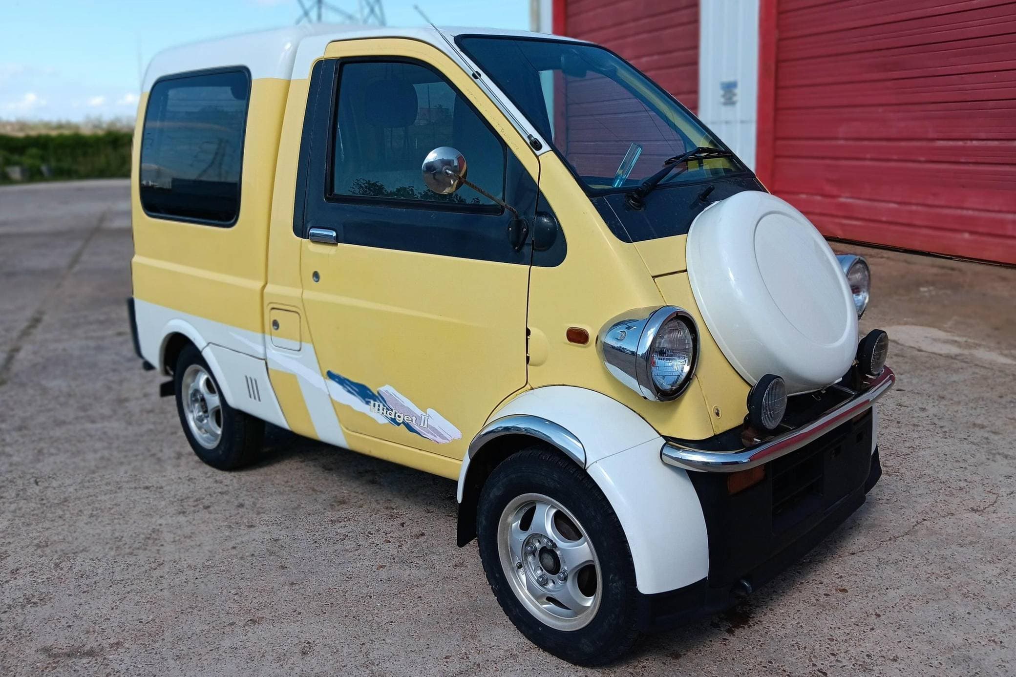 1997 Daihatsu Midget sold for $7,950