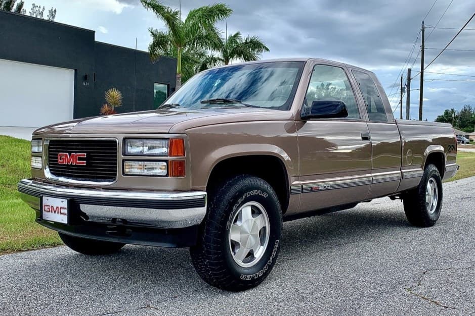 1995 GMC Sierra (GMT400 1988-2002) sold for $27,500