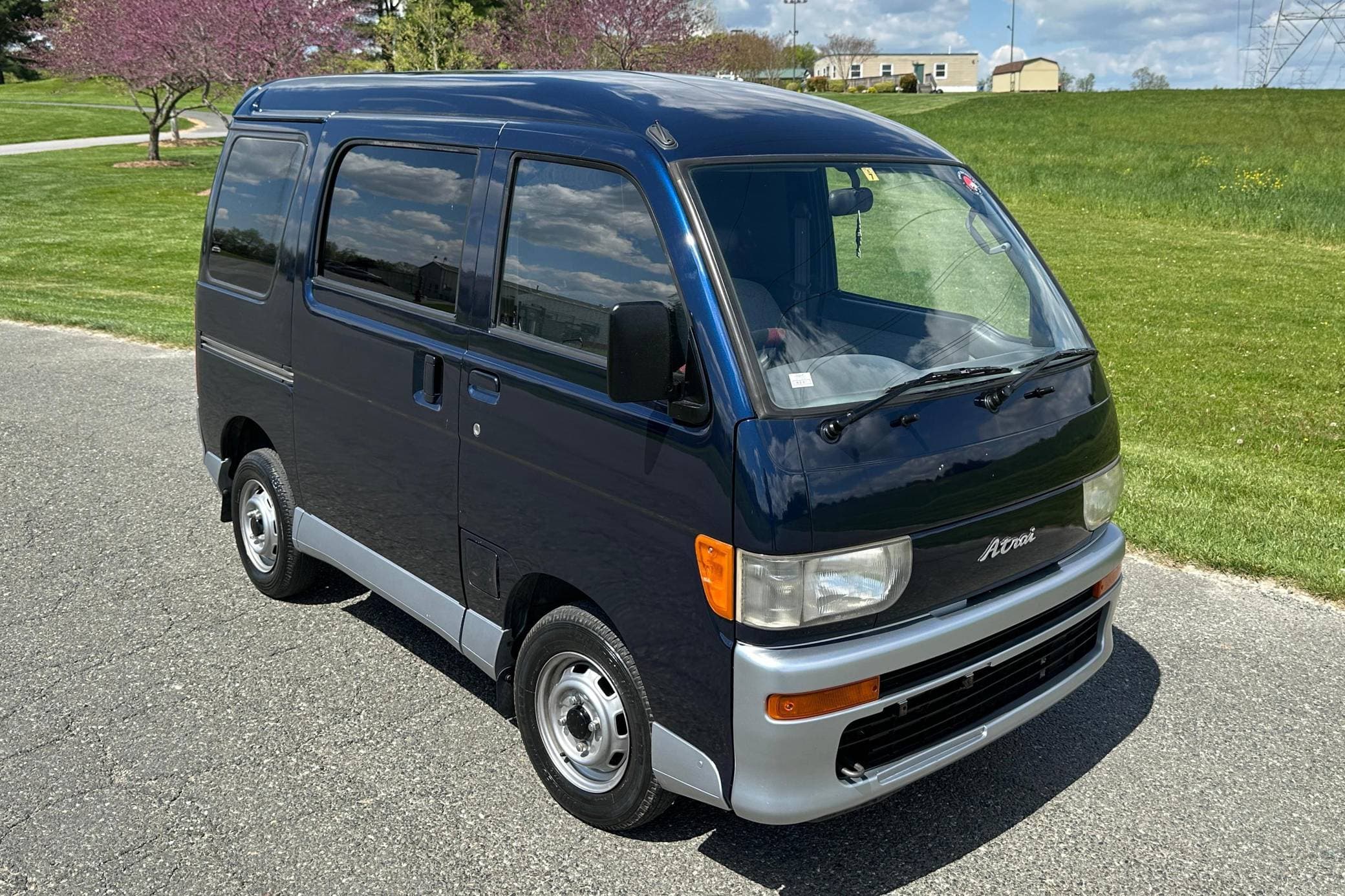 1994 Daihatsu Atrai sold for $5,000