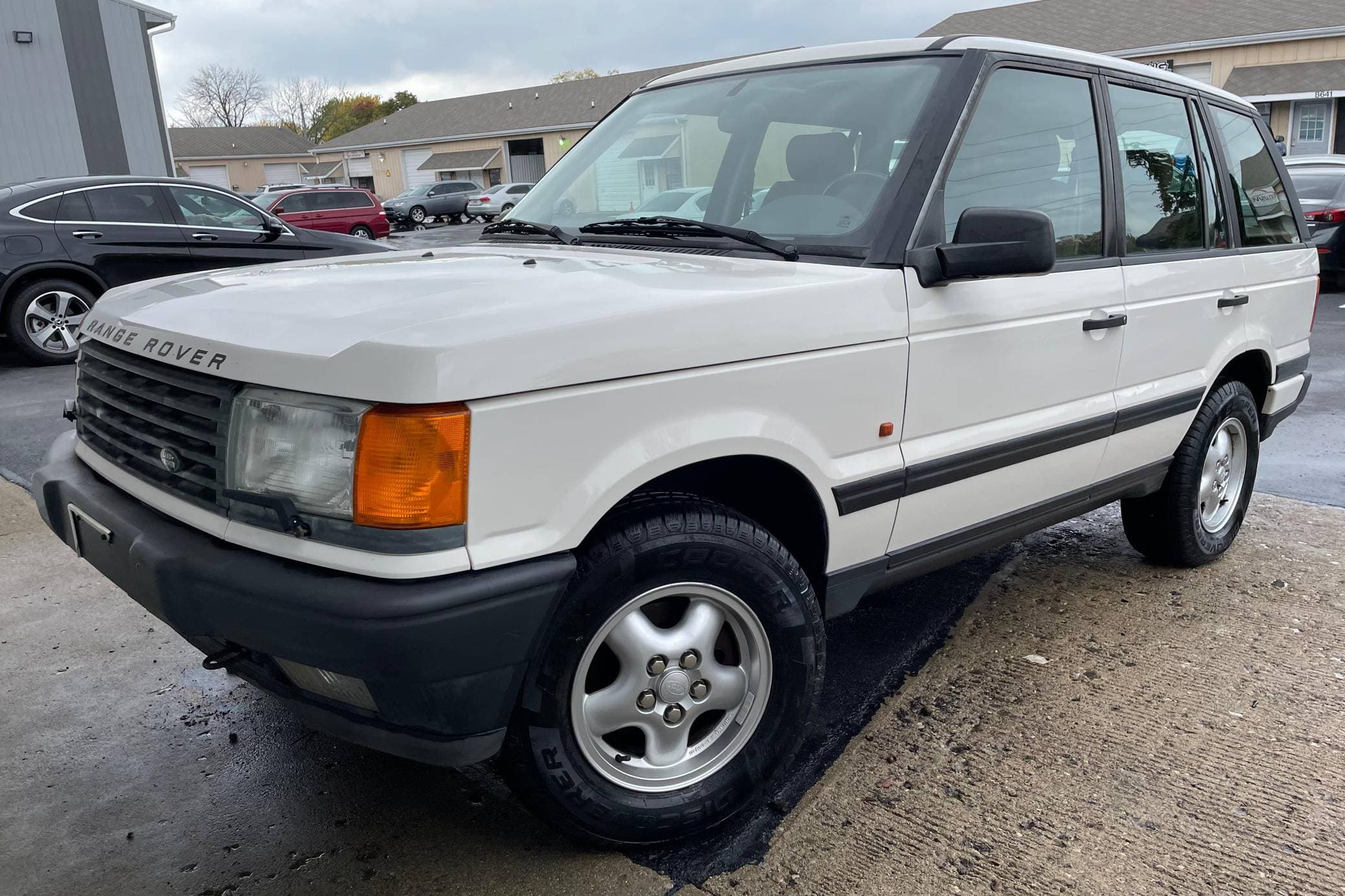 1996 Land Rover Range Rover sold for $5,800