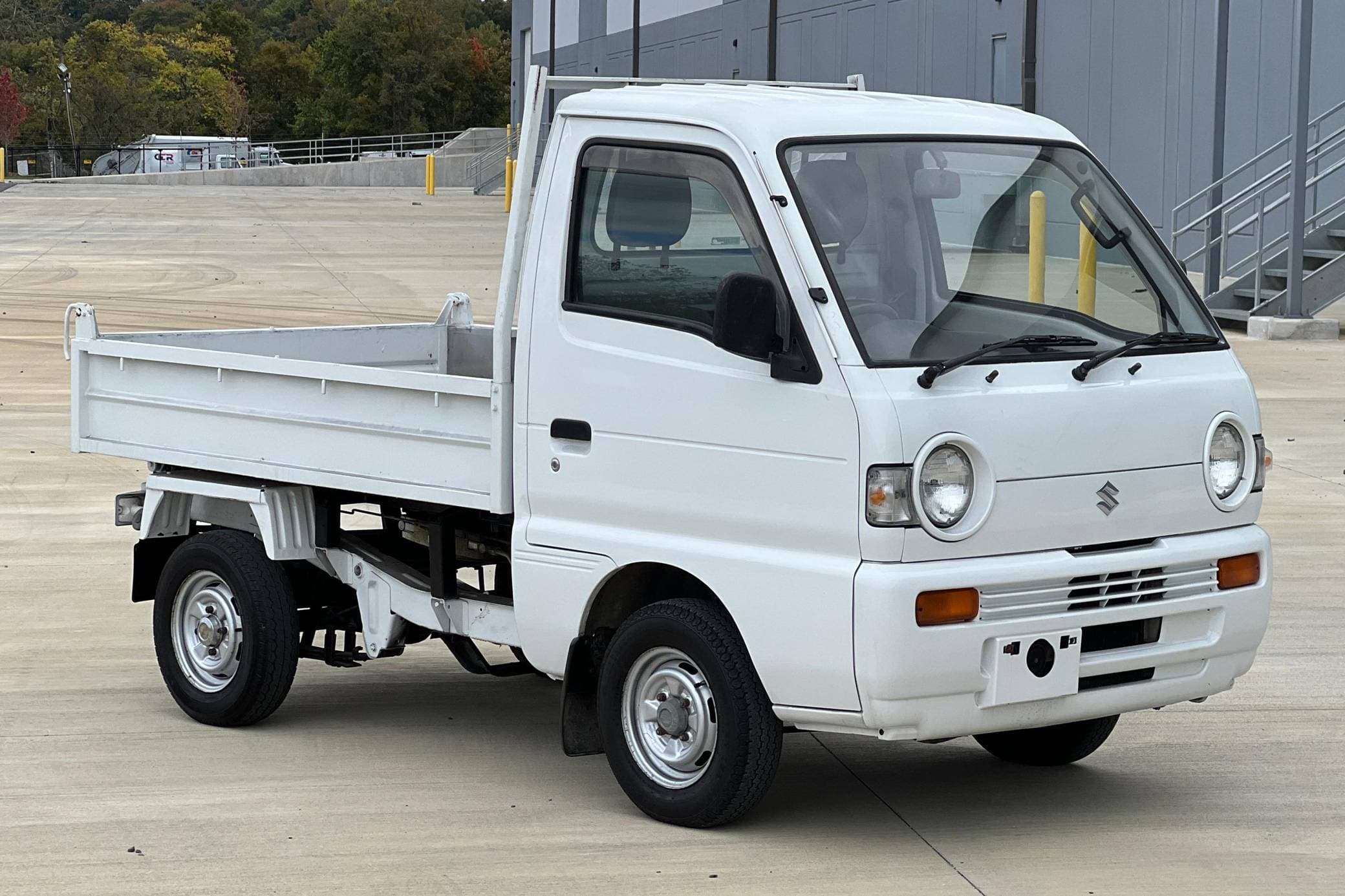 1991 Suzuki Carry Truck sold for $8,800