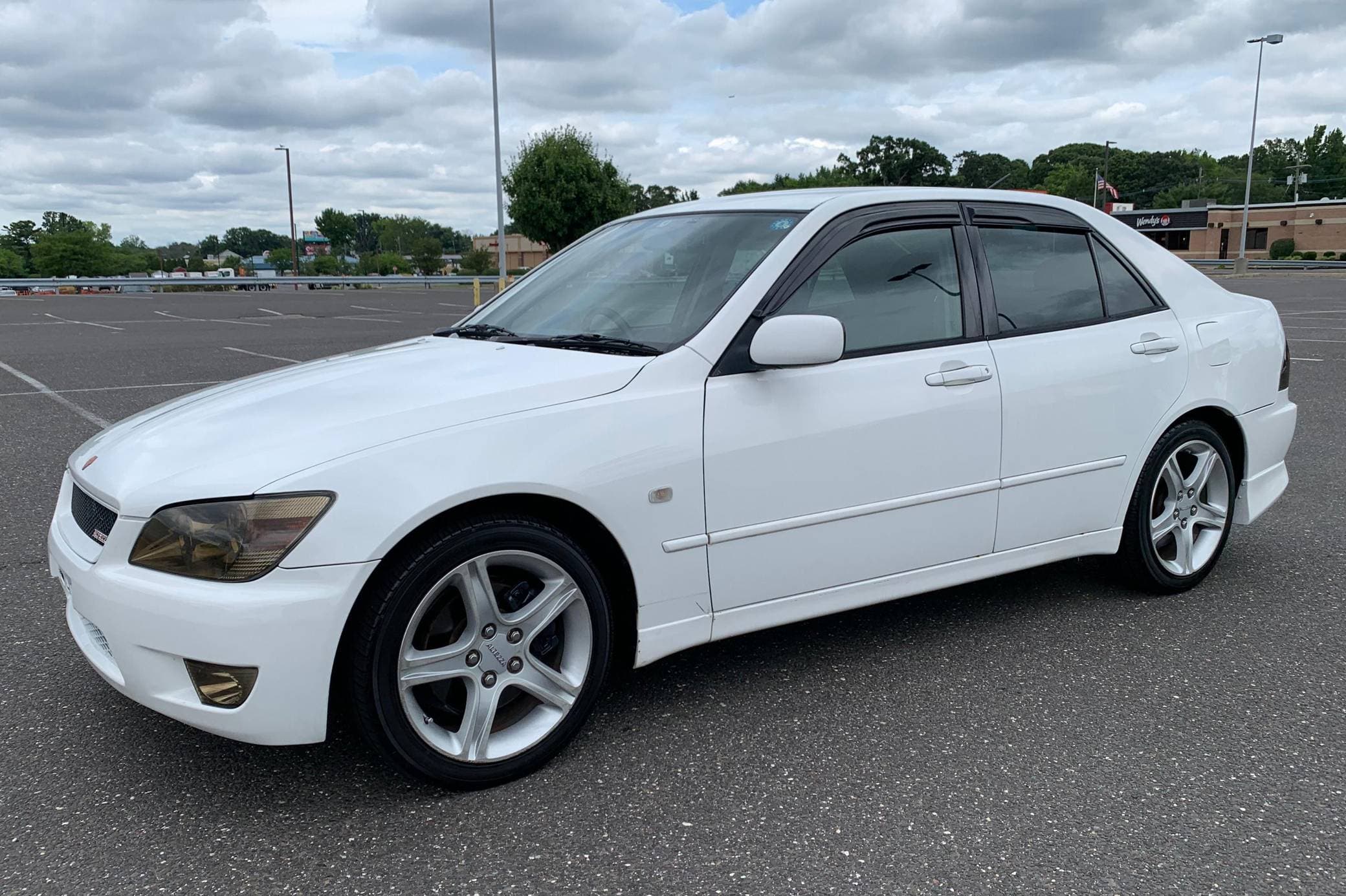 1999 Toyota Altezza sold for $10,000