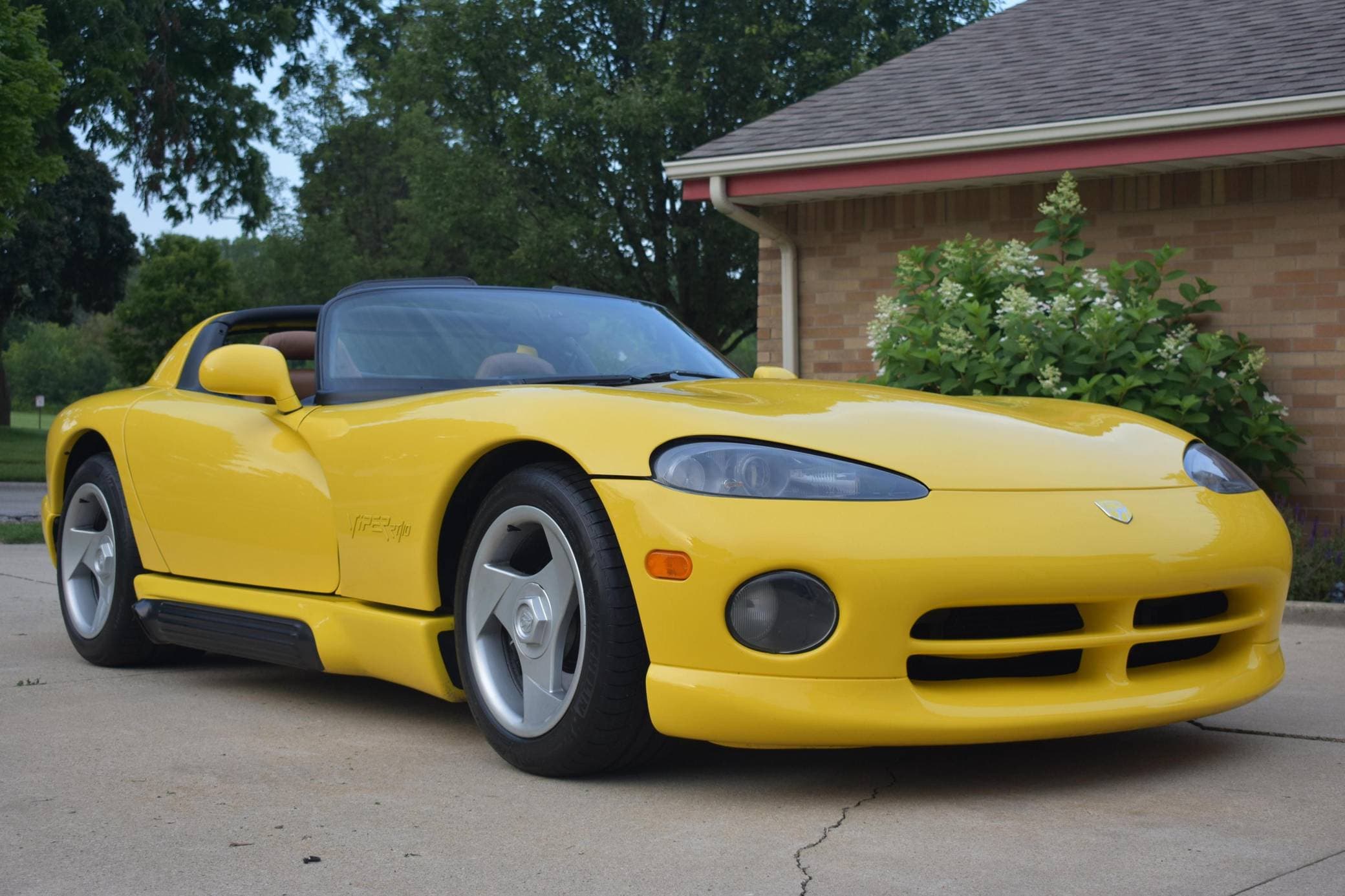 1995 Dodge Viper sold for $35,750