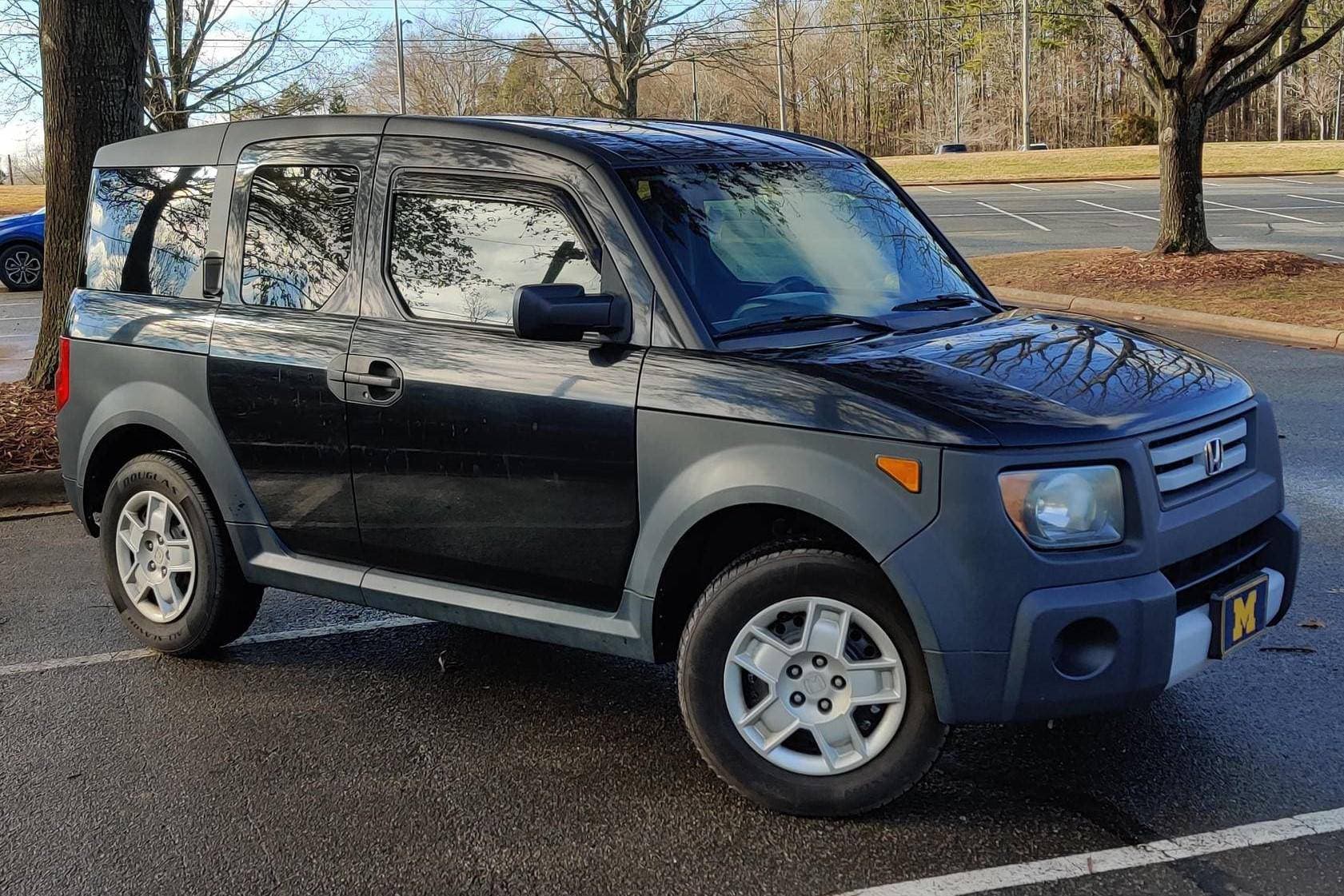 2007 Honda Element sold for $4,774