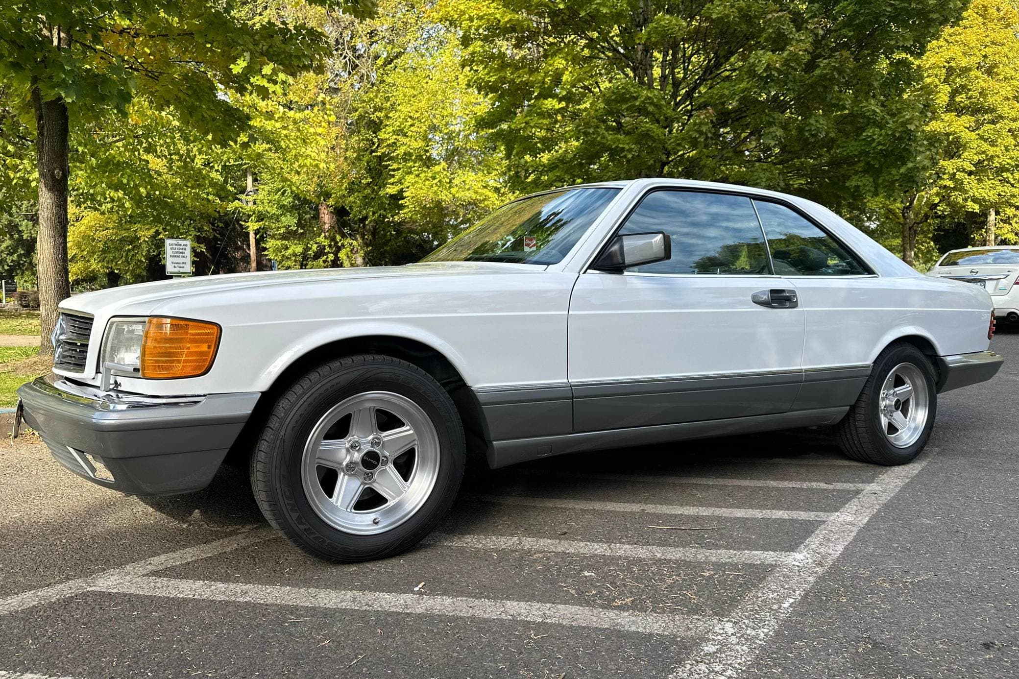 1988 Mercedes-Benz S-Class sold for $7,700