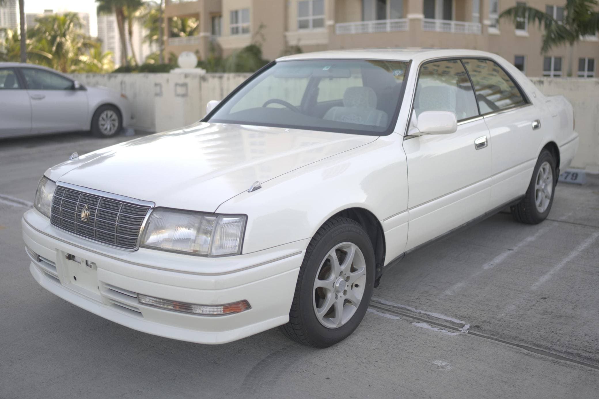 1997 Toyota Crown sold for $6,523