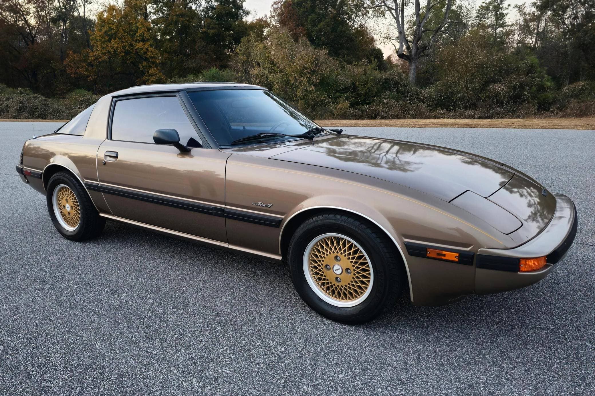 1985 Mazda FB RX-7 sold for $15,500