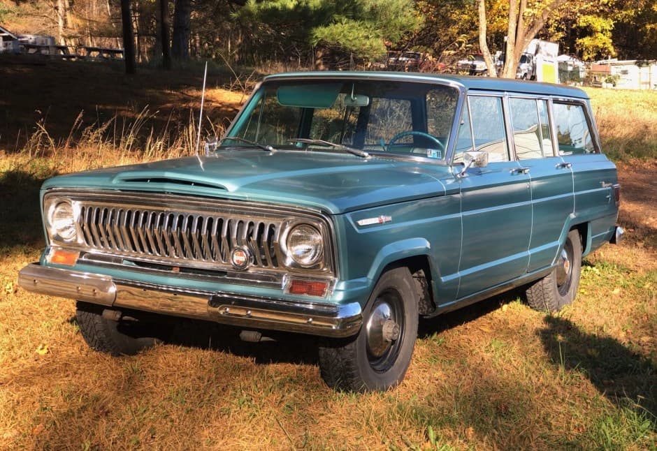 1969 Jeep SJ Wagoneer sold for $11,160