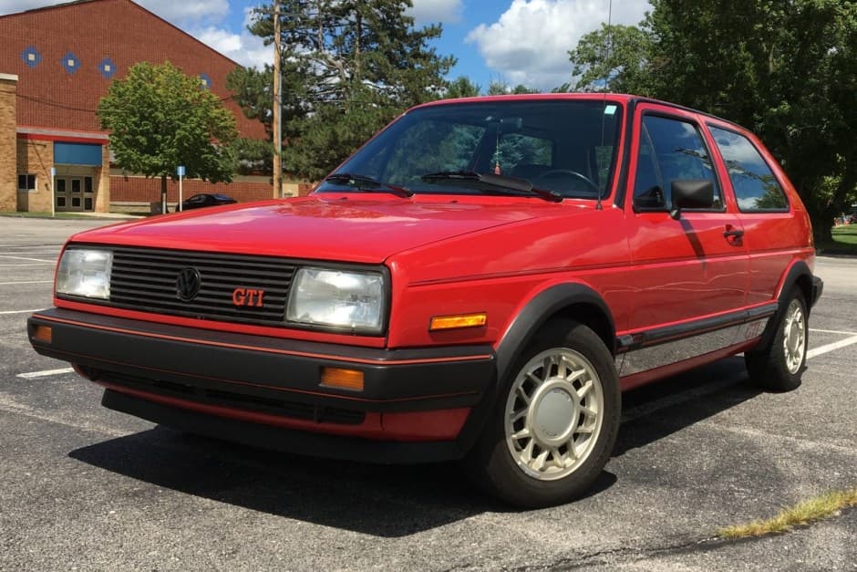 1986 Volkswagen GTI Mk2 sold for $8,000