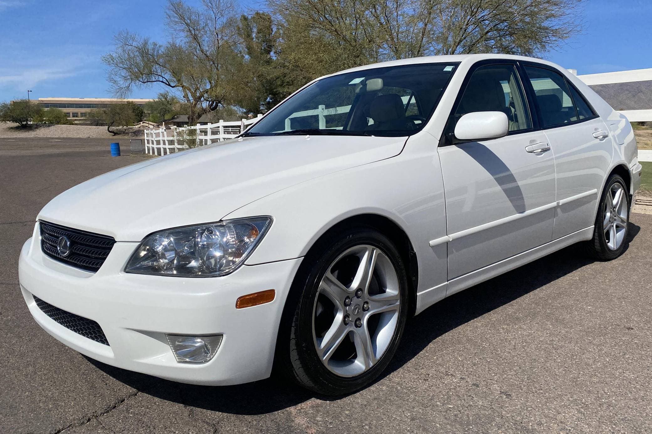 2002 Lexus IS sold for $16,500