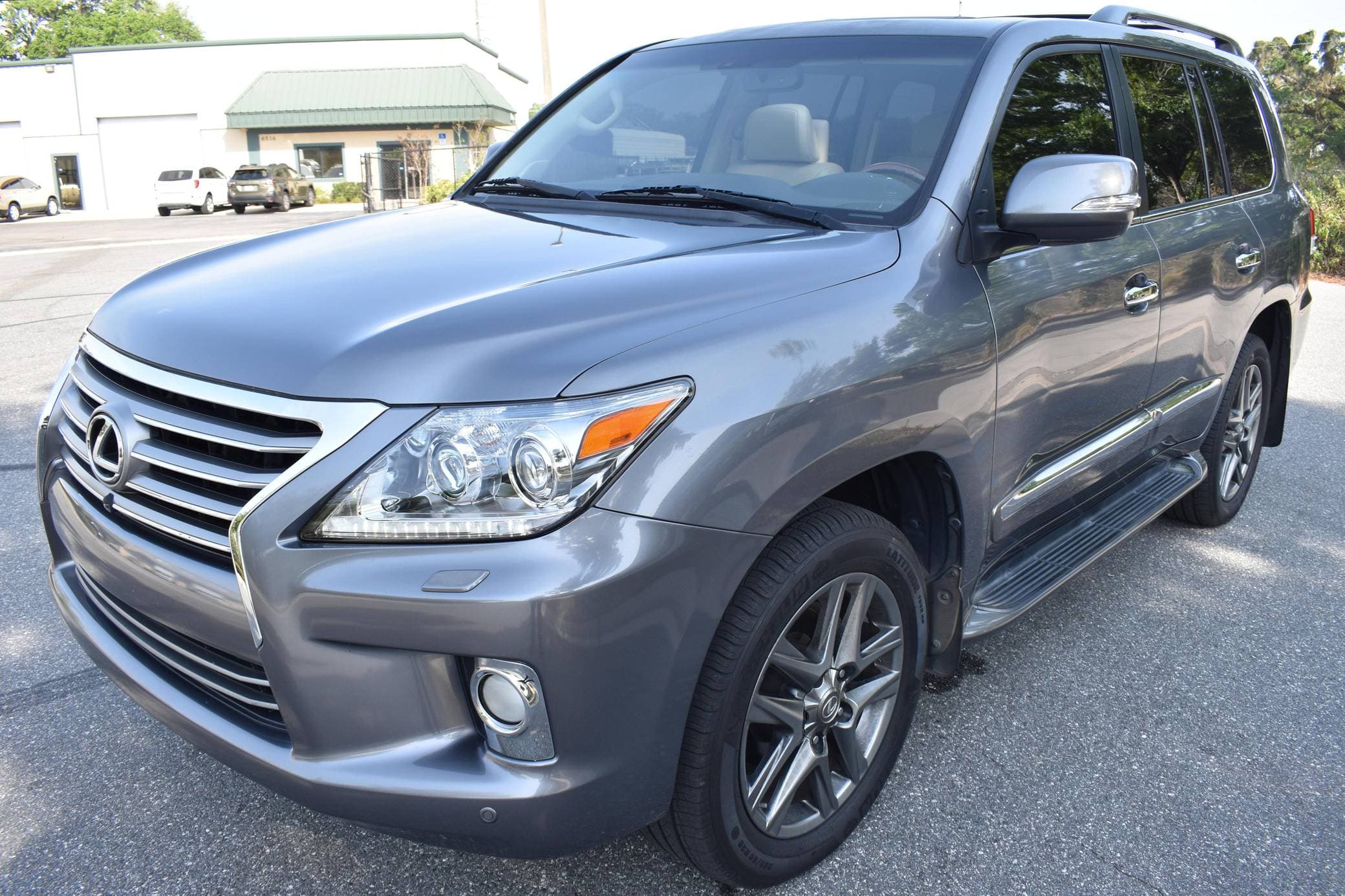 2013 Lexus LX sold for $38,888
